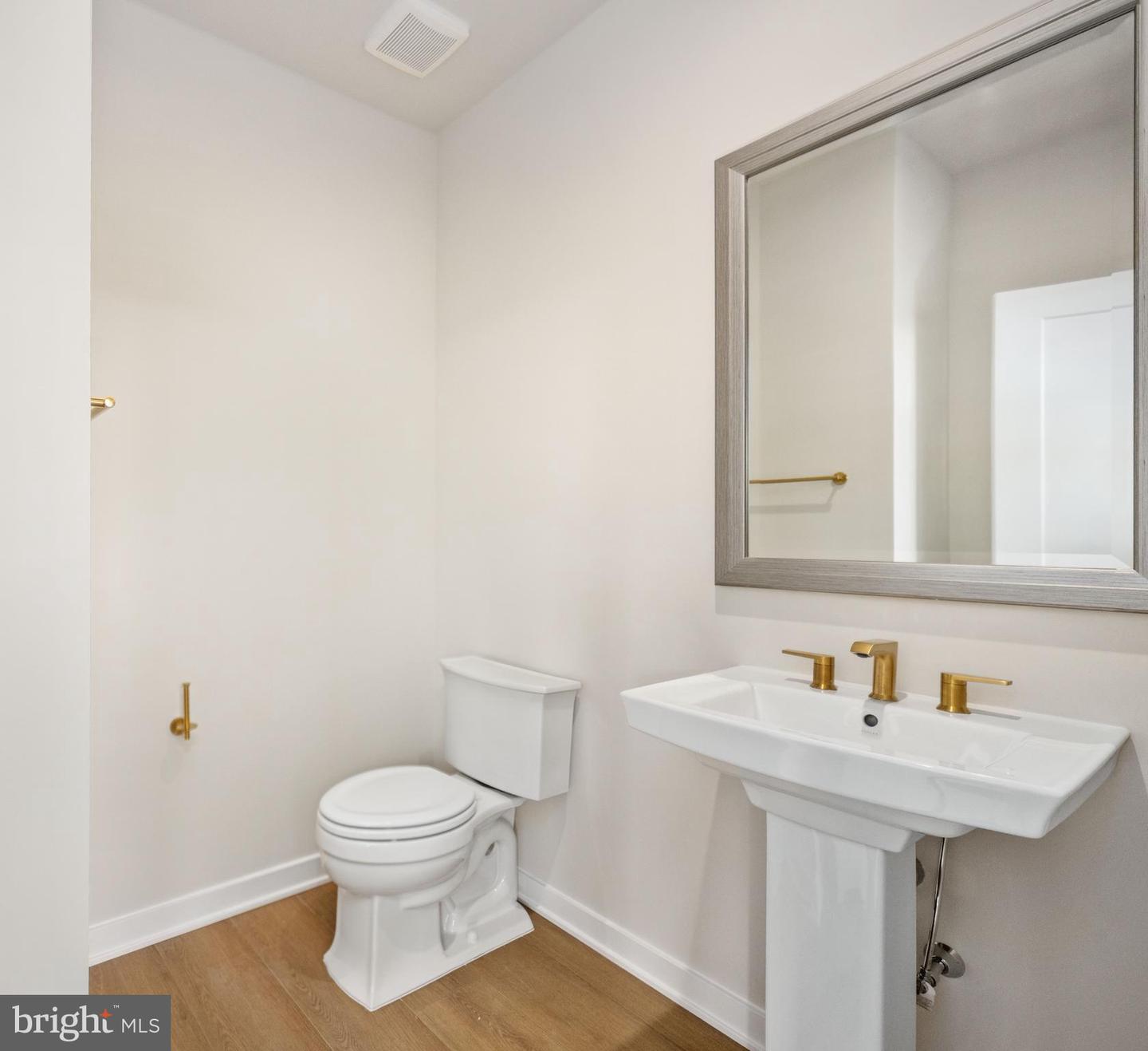 22141 MIDMOORE DR, ASHBURN, Virginia 20148, 3 Bedrooms Bedrooms, ,2 BathroomsBathrooms,Residential,For sale,22141 MIDMOORE DR,VALO2106538 MLS # VALO2106538