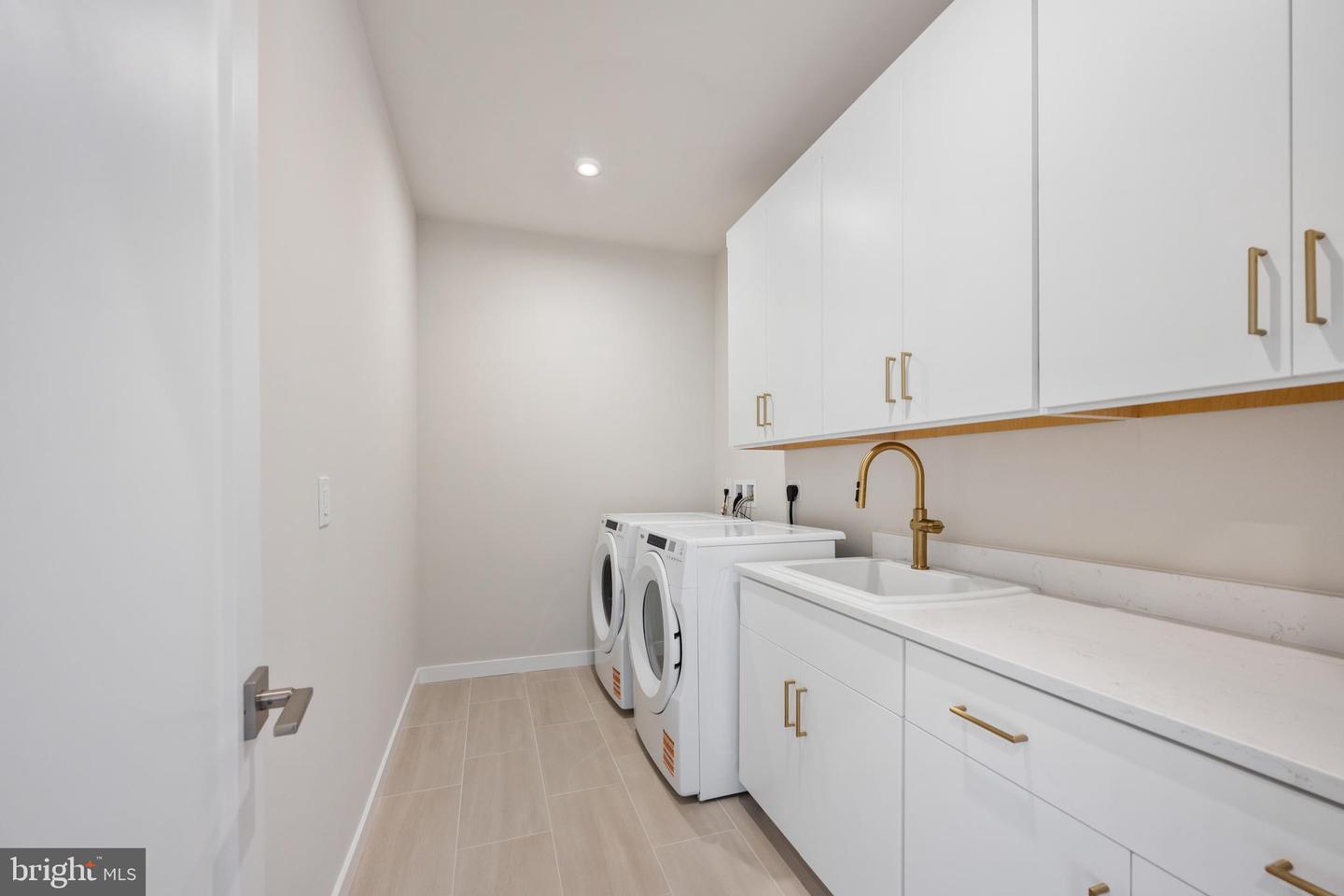 22141 MIDMOORE DR, ASHBURN, Virginia 20148, 3 Bedrooms Bedrooms, ,2 BathroomsBathrooms,Residential,For sale,22141 MIDMOORE DR,VALO2106538 MLS # VALO2106538