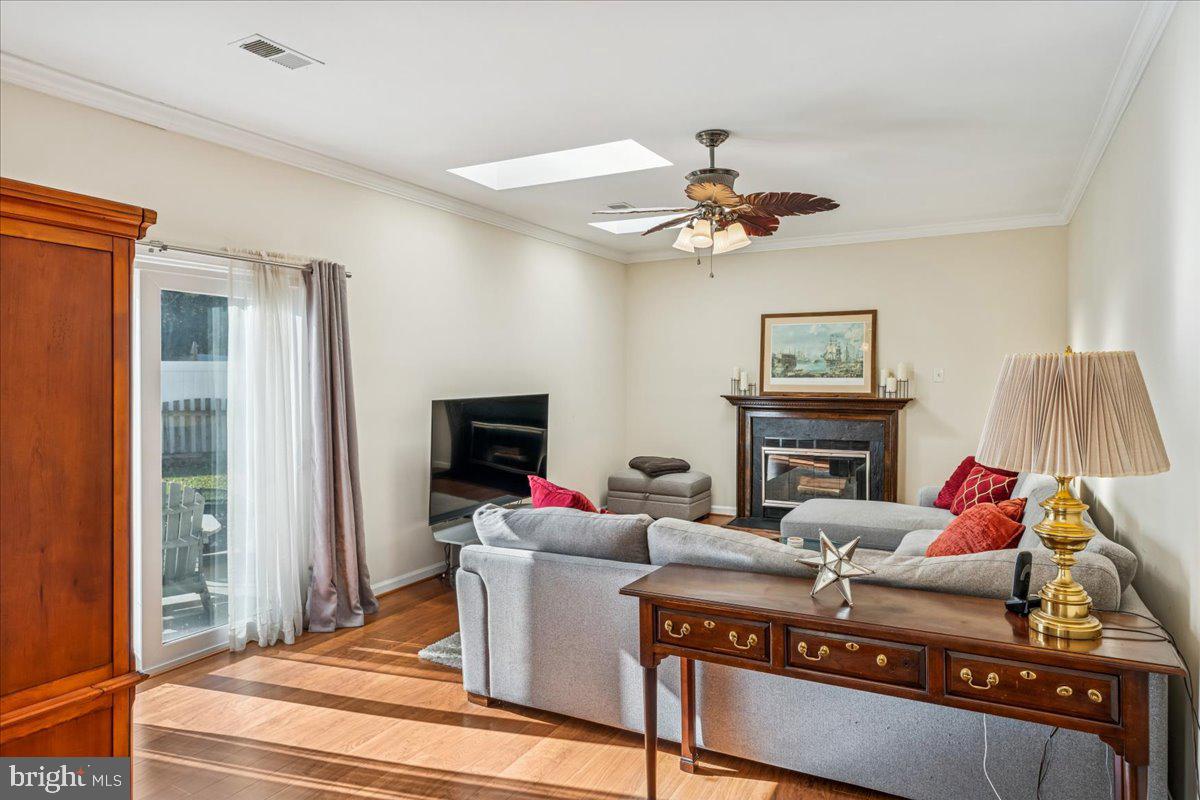 1551 BROWNSVILLE DR, HERNDON, Virginia 20170, 4 Bedrooms Bedrooms, ,3 BathroomsBathrooms,Residential,For sale,1551 BROWNSVILLE DR,VAFX2268280 MLS # VAFX2268280