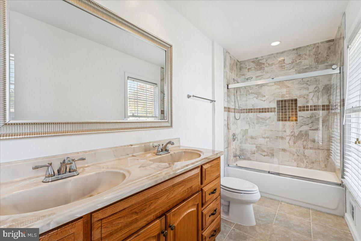 1551 BROWNSVILLE DR, HERNDON, Virginia 20170, 4 Bedrooms Bedrooms, ,3 BathroomsBathrooms,Residential,For sale,1551 BROWNSVILLE DR,VAFX2268280 MLS # VAFX2268280