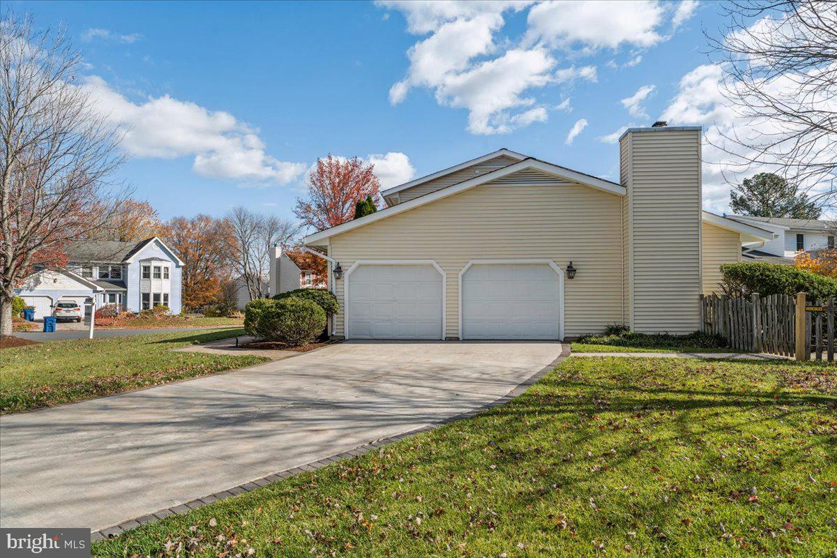 1551 BROWNSVILLE DR, HERNDON, Virginia 20170, 4 Bedrooms Bedrooms, ,3 BathroomsBathrooms,Residential,For sale,1551 BROWNSVILLE DR,VAFX2268280 MLS # VAFX2268280