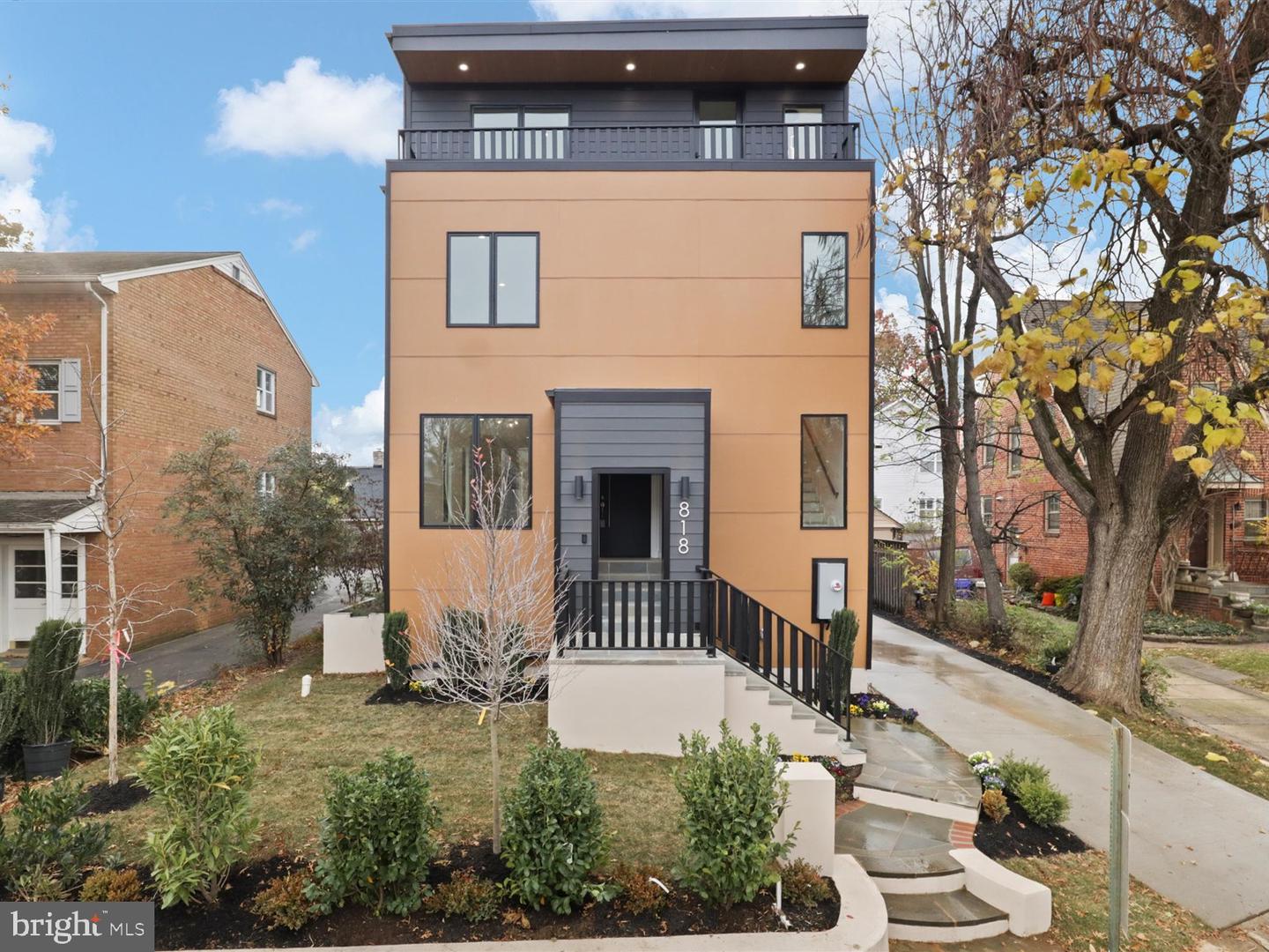 818 N EDGEWOOD ST, ARLINGTON, Virginia 22201, 4 Bedrooms Bedrooms, ,6 BathroomsBathrooms,Residential,For sale,818 N EDGEWOOD ST,VAAR2064320 MLS # VAAR2064320