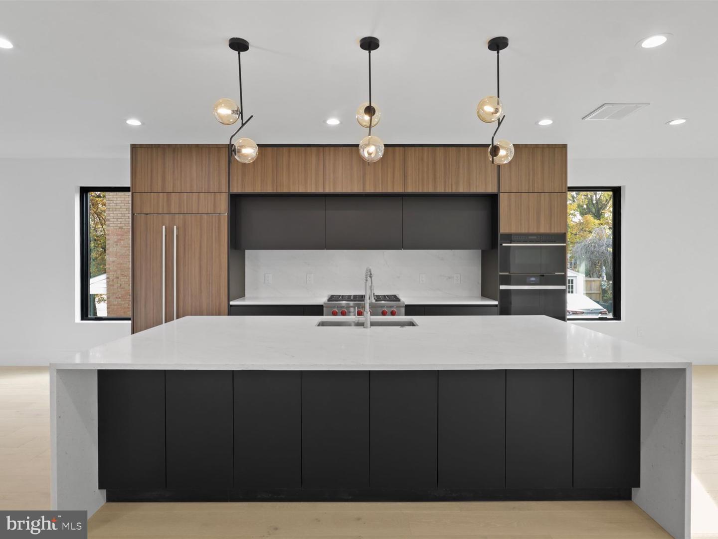 818 N EDGEWOOD ST, ARLINGTON, Virginia 22201, 4 Bedrooms Bedrooms, ,6 BathroomsBathrooms,Residential,For sale,818 N EDGEWOOD ST,VAAR2064320 MLS # VAAR2064320