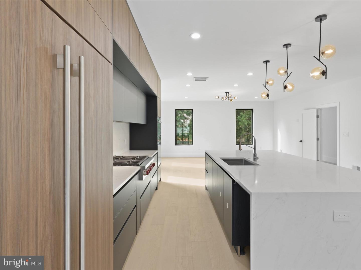 818 N EDGEWOOD ST, ARLINGTON, Virginia 22201, 4 Bedrooms Bedrooms, ,6 BathroomsBathrooms,Residential,For sale,818 N EDGEWOOD ST,VAAR2064320 MLS # VAAR2064320