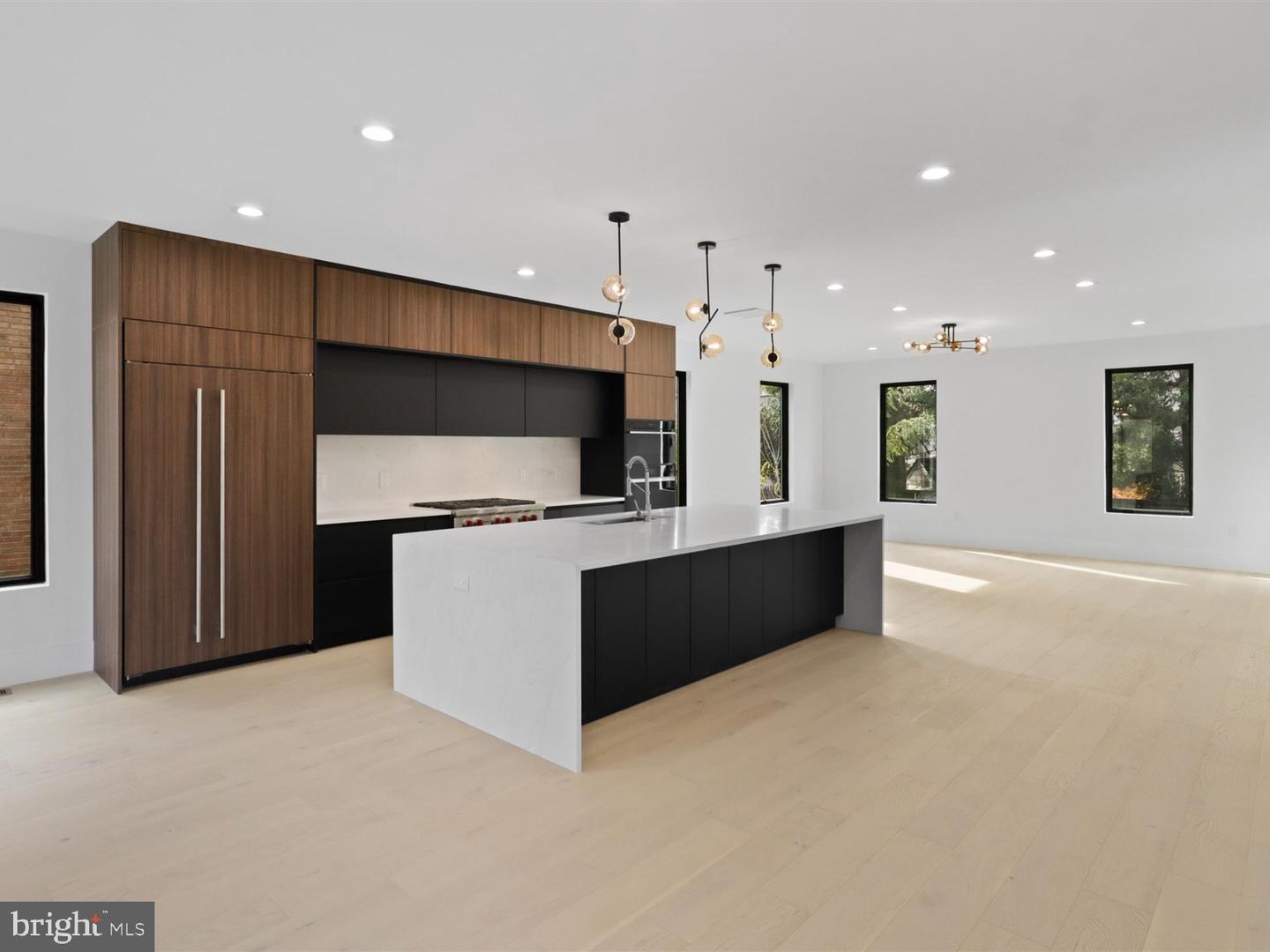 818 N EDGEWOOD ST, ARLINGTON, Virginia 22201, 4 Bedrooms Bedrooms, ,6 BathroomsBathrooms,Residential,For sale,818 N EDGEWOOD ST,VAAR2064320 MLS # VAAR2064320