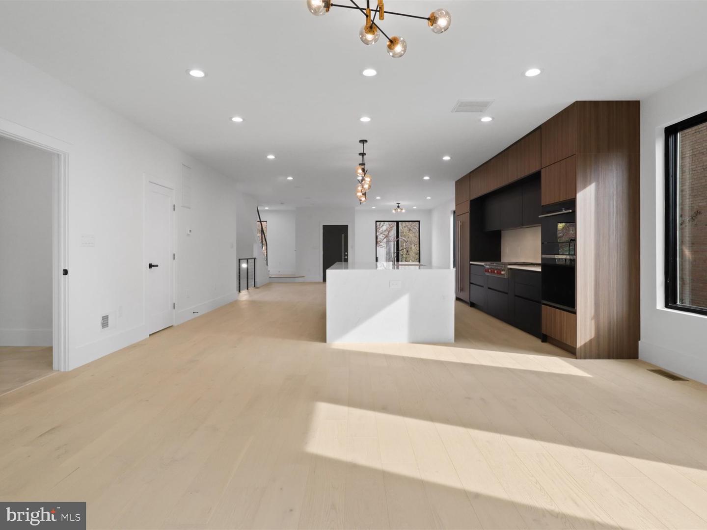 818 N EDGEWOOD ST, ARLINGTON, Virginia 22201, 4 Bedrooms Bedrooms, ,6 BathroomsBathrooms,Residential,For sale,818 N EDGEWOOD ST,VAAR2064320 MLS # VAAR2064320