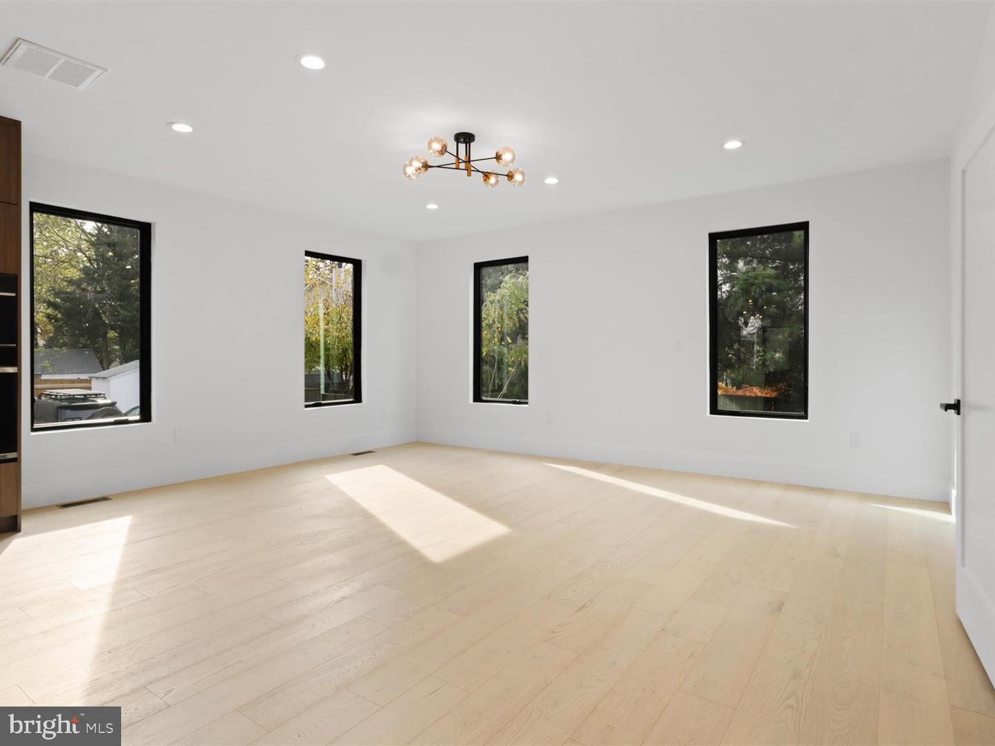 818 N EDGEWOOD ST, ARLINGTON, Virginia 22201, 4 Bedrooms Bedrooms, ,6 BathroomsBathrooms,Residential,For sale,818 N EDGEWOOD ST,VAAR2064320 MLS # VAAR2064320