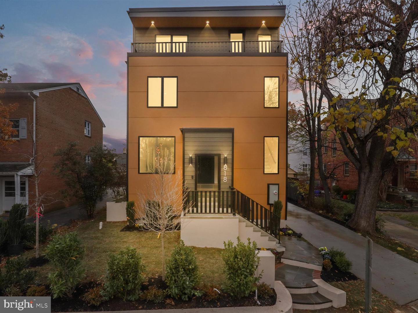 818 N EDGEWOOD ST, ARLINGTON, Virginia 22201, 4 Bedrooms Bedrooms, ,6 BathroomsBathrooms,Residential,For sale,818 N EDGEWOOD ST,VAAR2064320 MLS # VAAR2064320