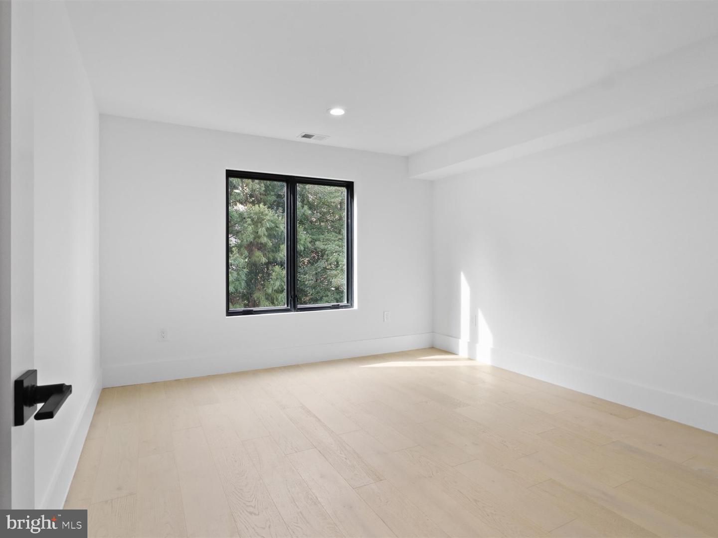 818 N EDGEWOOD ST, ARLINGTON, Virginia 22201, 4 Bedrooms Bedrooms, ,6 BathroomsBathrooms,Residential,For sale,818 N EDGEWOOD ST,VAAR2064320 MLS # VAAR2064320