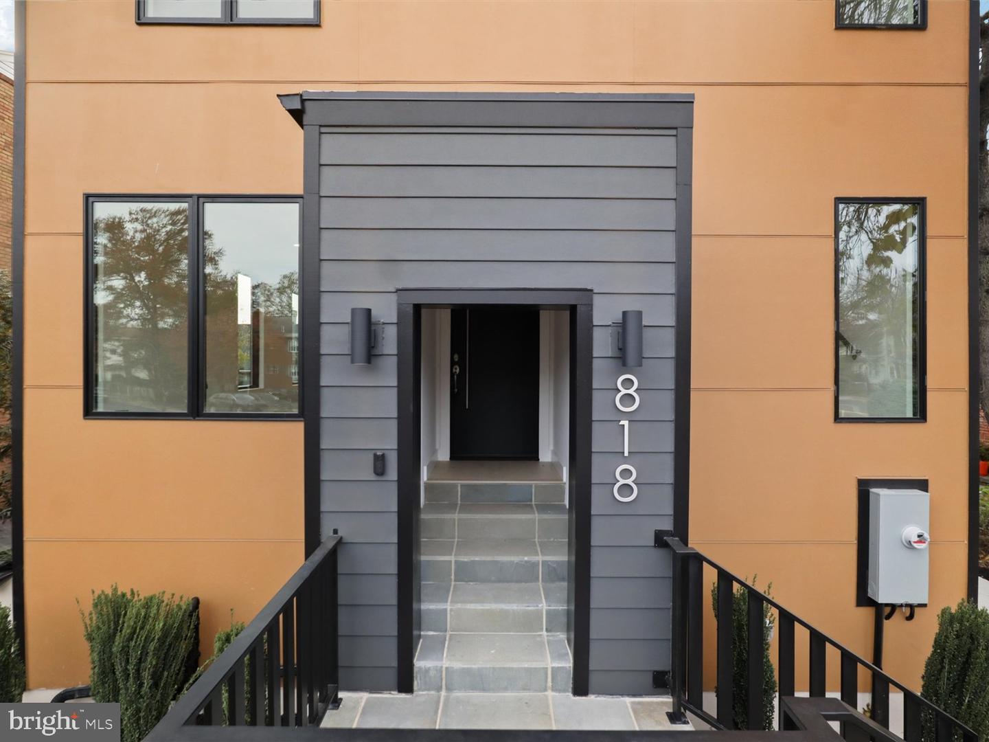 818 N EDGEWOOD ST, ARLINGTON, Virginia 22201, 4 Bedrooms Bedrooms, ,6 BathroomsBathrooms,Residential,For sale,818 N EDGEWOOD ST,VAAR2064320 MLS # VAAR2064320