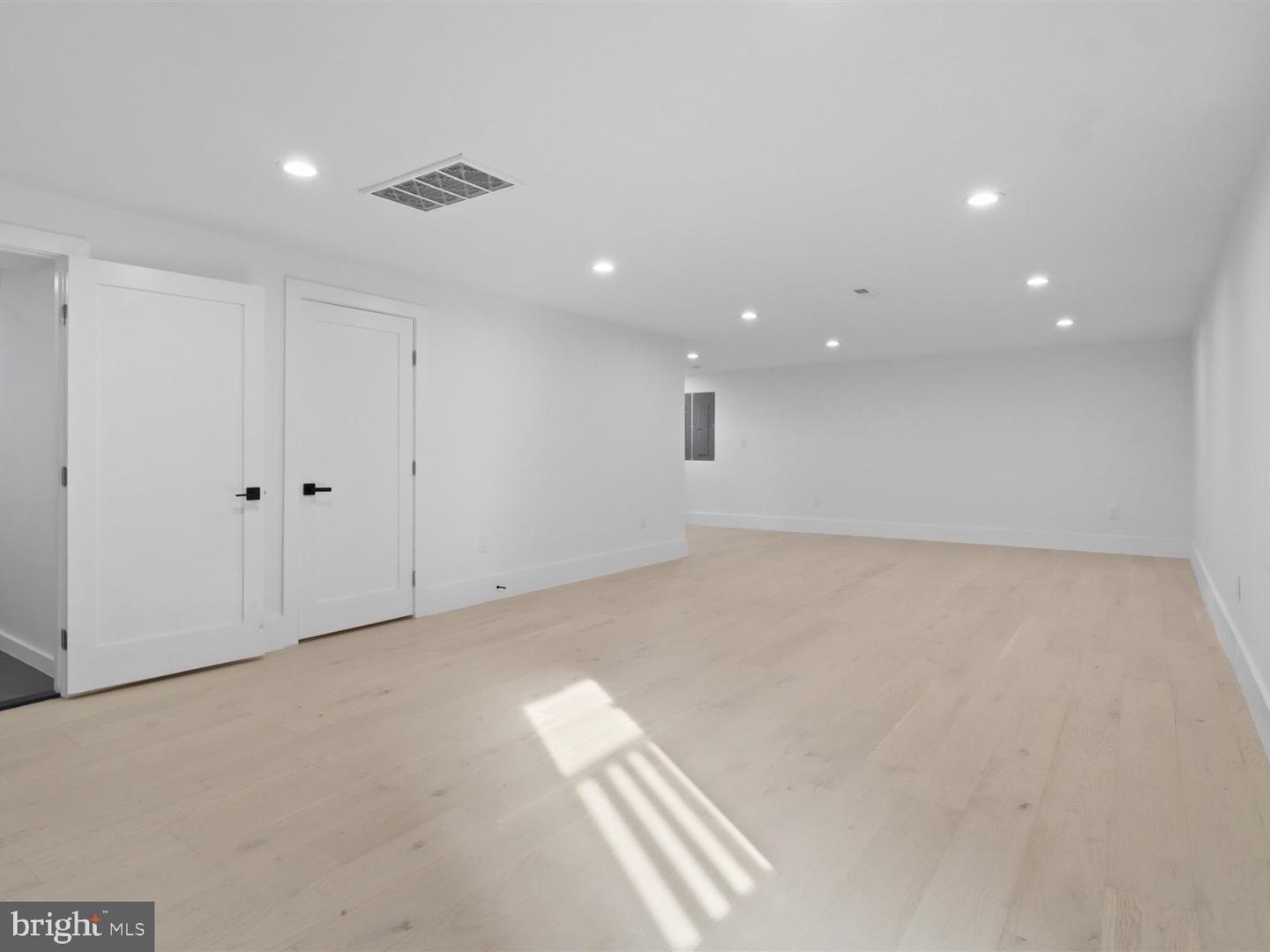 818 N EDGEWOOD ST, ARLINGTON, Virginia 22201, 4 Bedrooms Bedrooms, ,6 BathroomsBathrooms,Residential,For sale,818 N EDGEWOOD ST,VAAR2064320 MLS # VAAR2064320