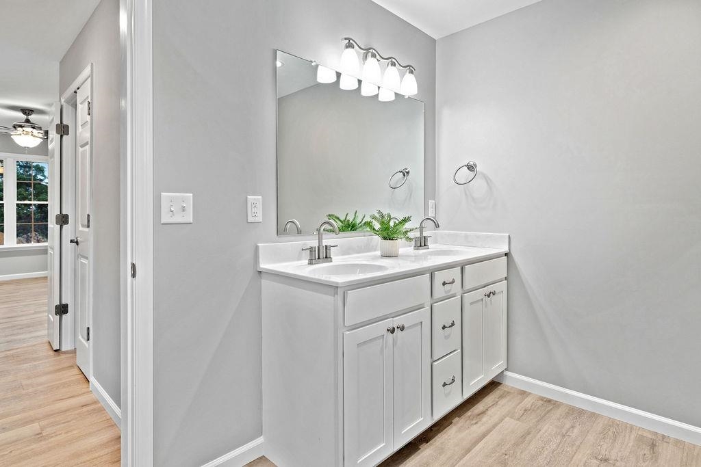 5 RIVER OAK DR, STAUNTON, Virginia 24401, 3 Bedrooms Bedrooms, ,2 BathroomsBathrooms,Residential,5 RIVER OAK DR,670973 MLS # 670973 5 RIVER OAK DR, STAUNTON, Virginia 24401, 3 Bedrooms Bedrooms, ,2 BathroomsBathrooms,Residential,5 RIVER OAK DR,670973 MLS # 670973