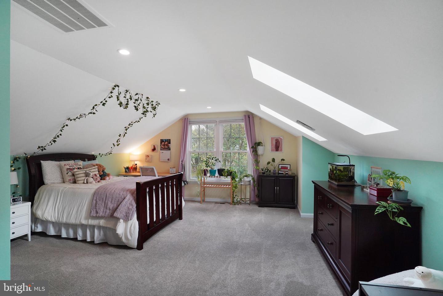 9009 DIGORY CT, BURKE, Virginia 22015, 5 Bedrooms Bedrooms, ,3 BathroomsBathrooms,Residential,For sale,9009 DIGORY CT,VAFX2273124 MLS # VAFX2273124