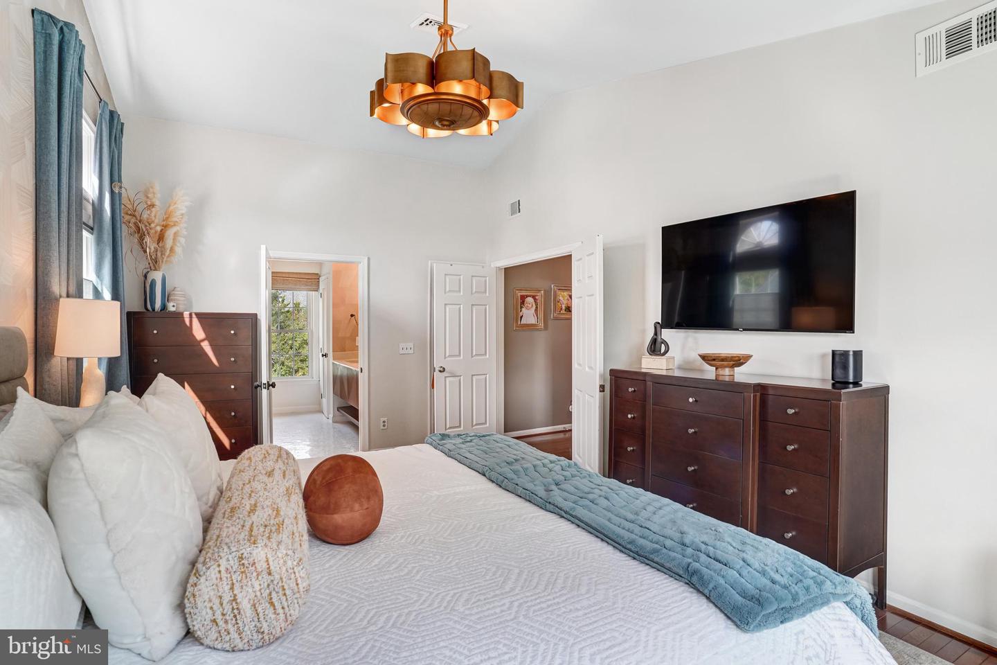 9009 DIGORY CT, BURKE, Virginia 22015, 5 Bedrooms Bedrooms, ,3 BathroomsBathrooms,Residential,For sale,9009 DIGORY CT,VAFX2273124 MLS # VAFX2273124