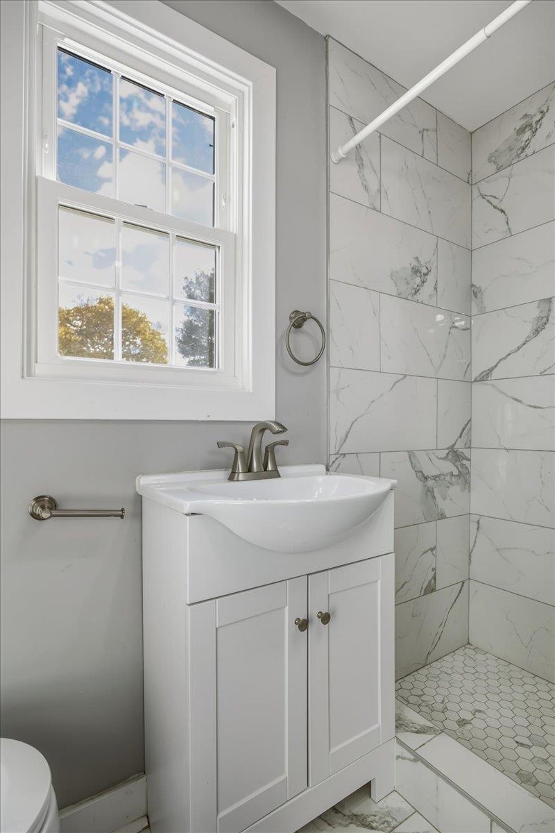 410 BRUCE ST, BRIDGEWATER, Virginia 22812, 3 Bedrooms Bedrooms, ,1 BathroomBathrooms,Residential,410 BRUCE ST,670989 MLS # 670989