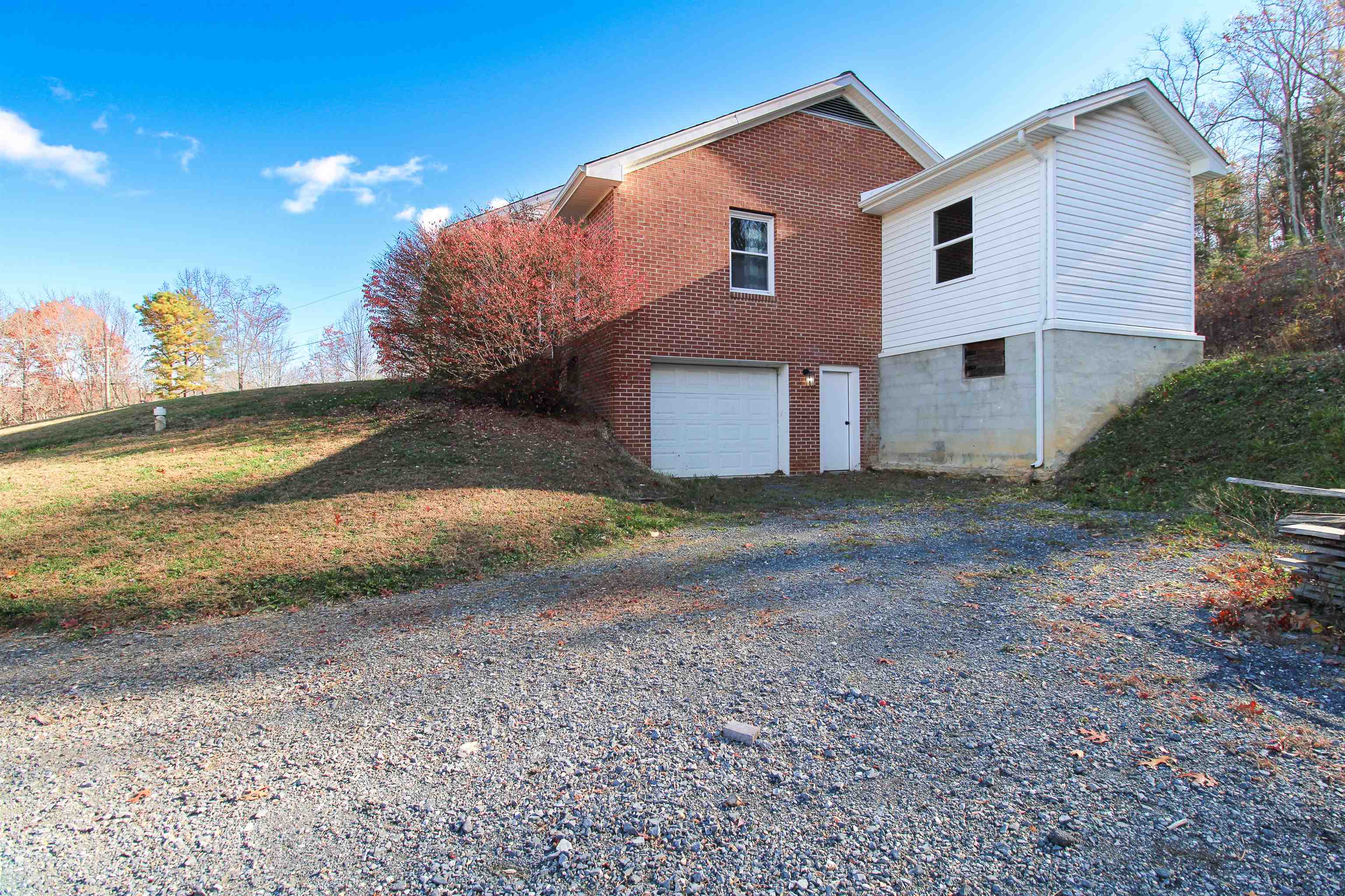 169 CALF MOUNTAIN RD, WAYNESBORO, Virginia 22980, 3 Bedrooms Bedrooms, ,2 BathroomsBathrooms,Residential,169 CALF MOUNTAIN RD,670991 MLS # 670991