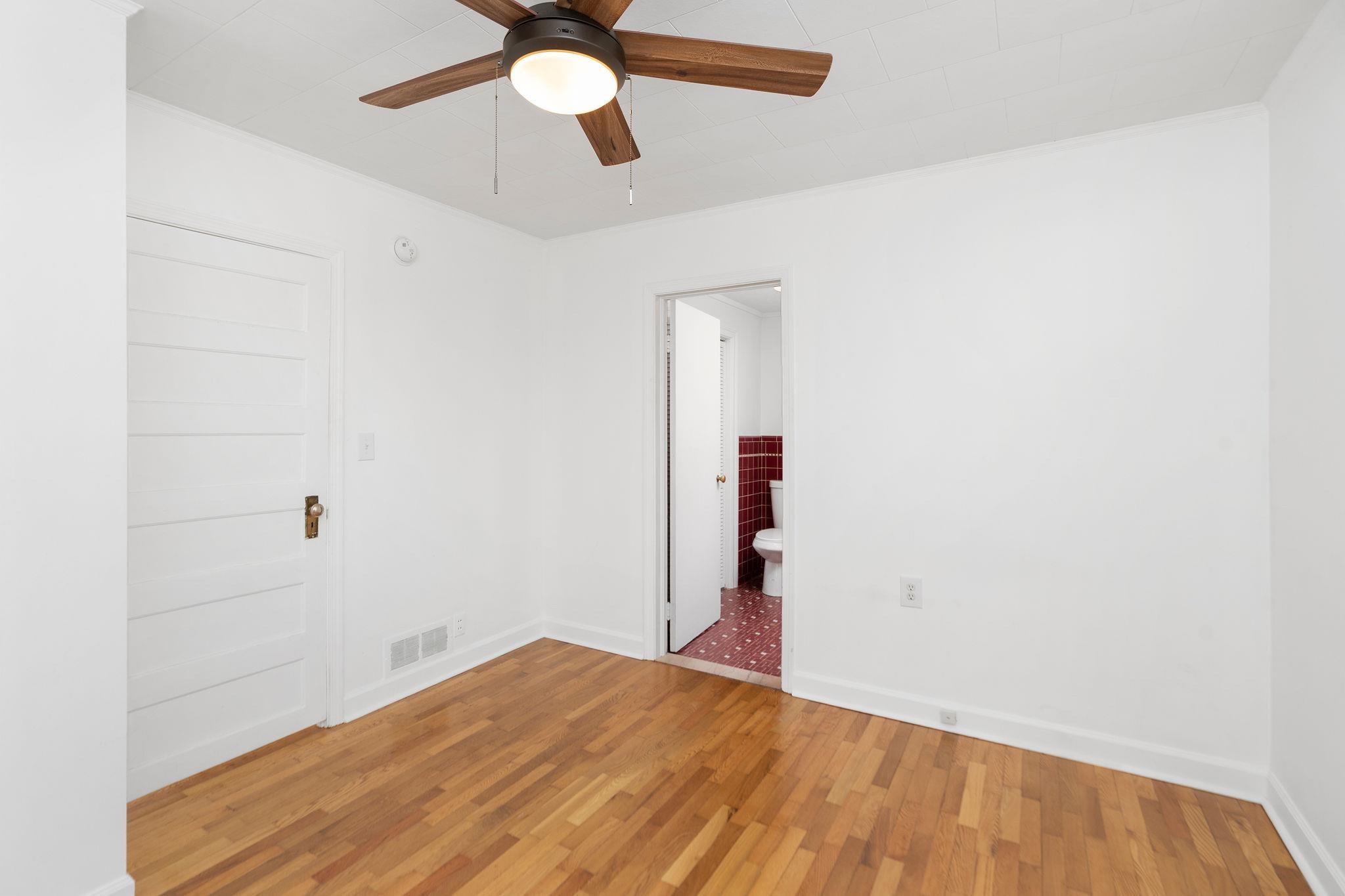 300 HIGHLAND AVE, STAUNTON, Virginia 24401, 2 Bedrooms Bedrooms, ,2 BathroomsBathrooms,Residential,300 HIGHLAND AVE,670992 MLS # 670992