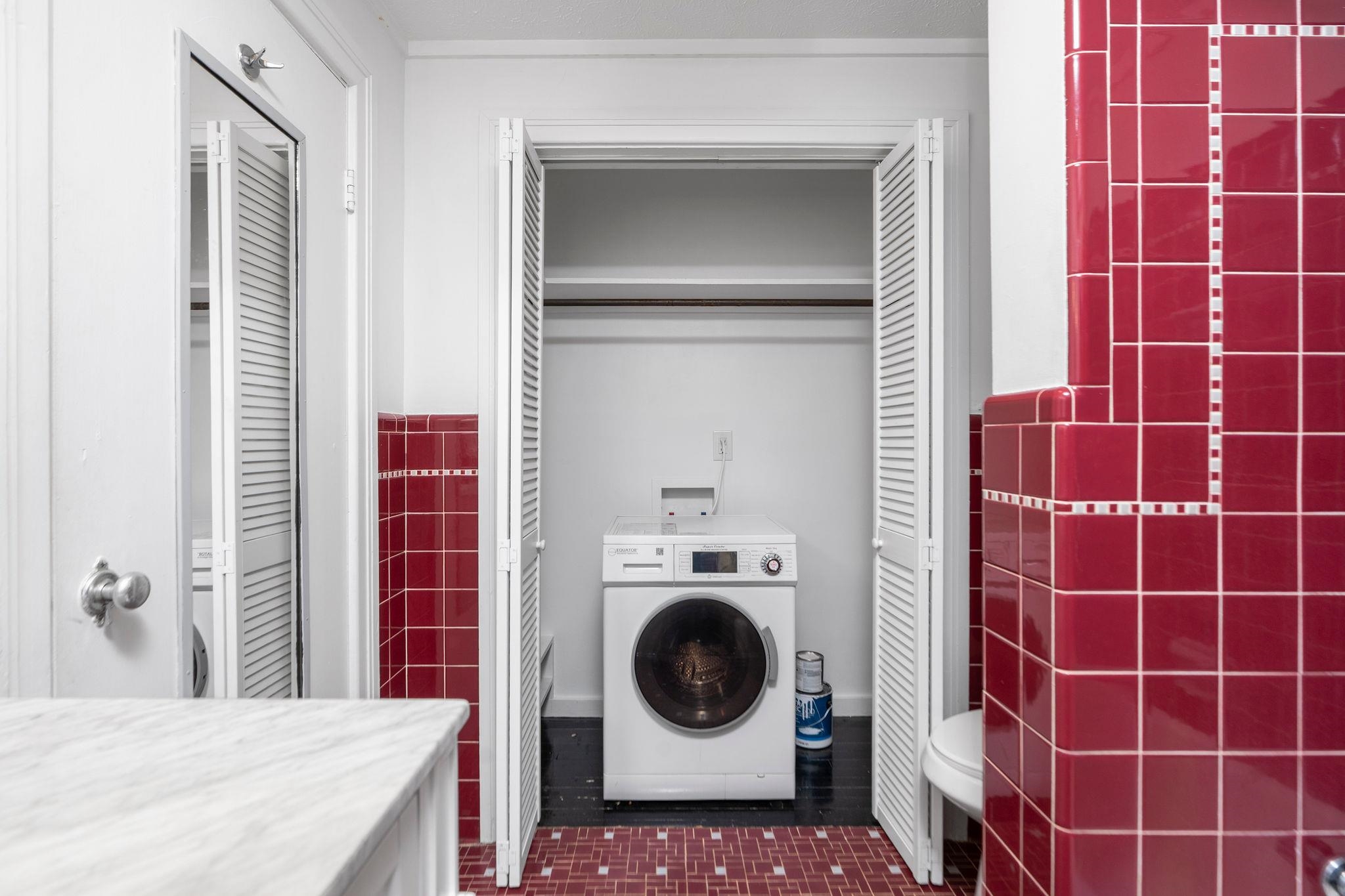 300 HIGHLAND AVE, STAUNTON, Virginia 24401, 2 Bedrooms Bedrooms, ,2 BathroomsBathrooms,Residential,300 HIGHLAND AVE,670992 MLS # 670992