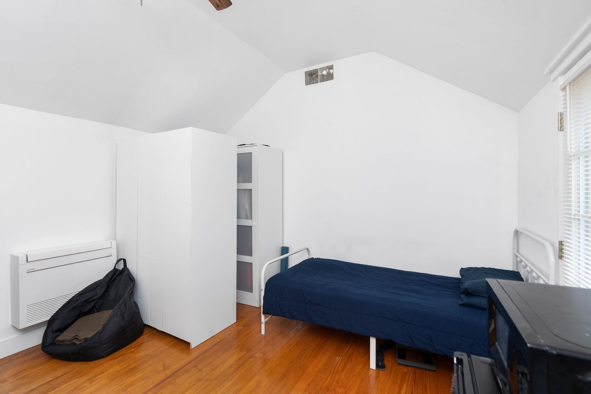 300 HIGHLAND AVE, STAUNTON, Virginia 24401, 2 Bedrooms Bedrooms, ,2 BathroomsBathrooms,Residential,300 HIGHLAND AVE,670992 MLS # 670992