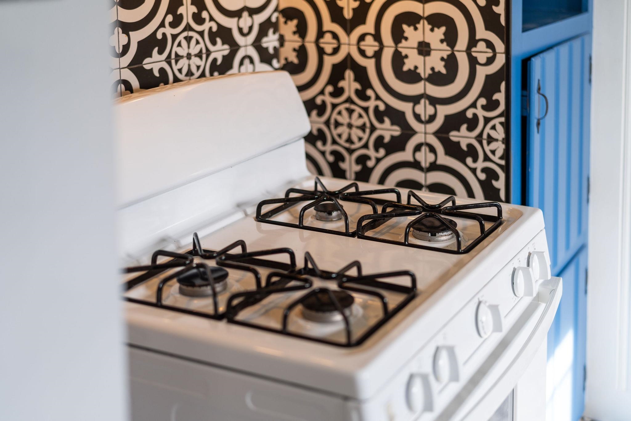 300 HIGHLAND AVE, STAUNTON, Virginia 24401, 2 Bedrooms Bedrooms, ,2 BathroomsBathrooms,Residential,300 HIGHLAND AVE,670992 MLS # 670992