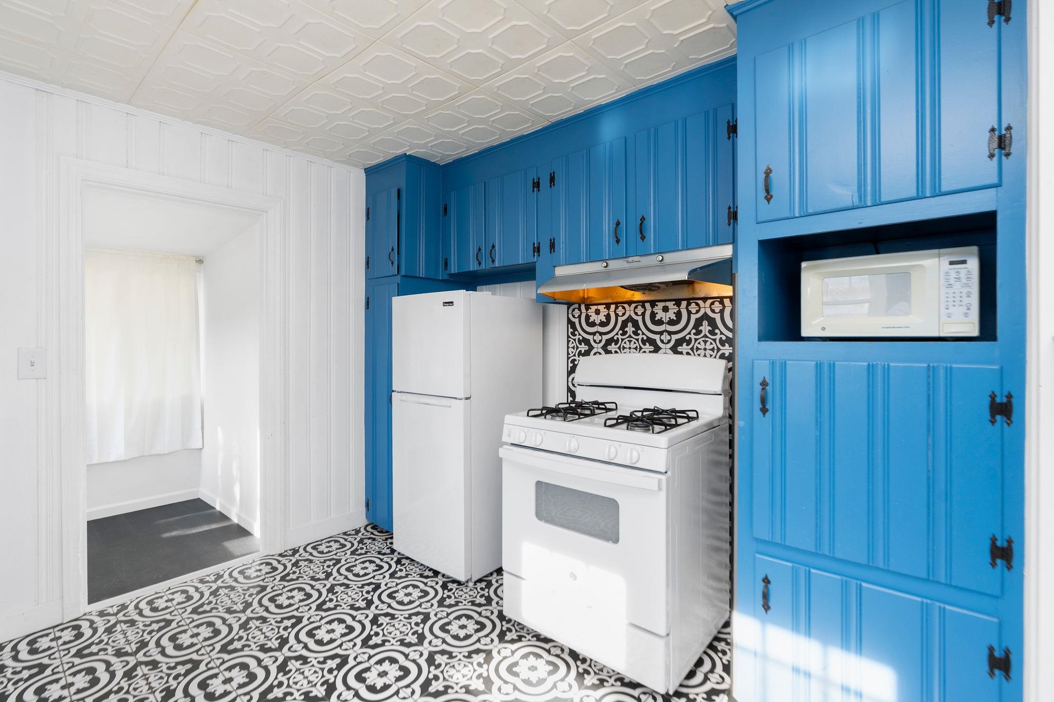 300 HIGHLAND AVE, STAUNTON, Virginia 24401, 2 Bedrooms Bedrooms, ,2 BathroomsBathrooms,Residential,300 HIGHLAND AVE,670992 MLS # 670992