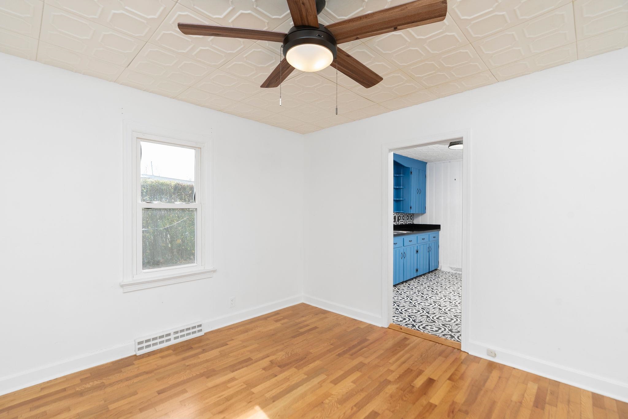 300 HIGHLAND AVE, STAUNTON, Virginia 24401, 2 Bedrooms Bedrooms, ,2 BathroomsBathrooms,Residential,300 HIGHLAND AVE,670992 MLS # 670992