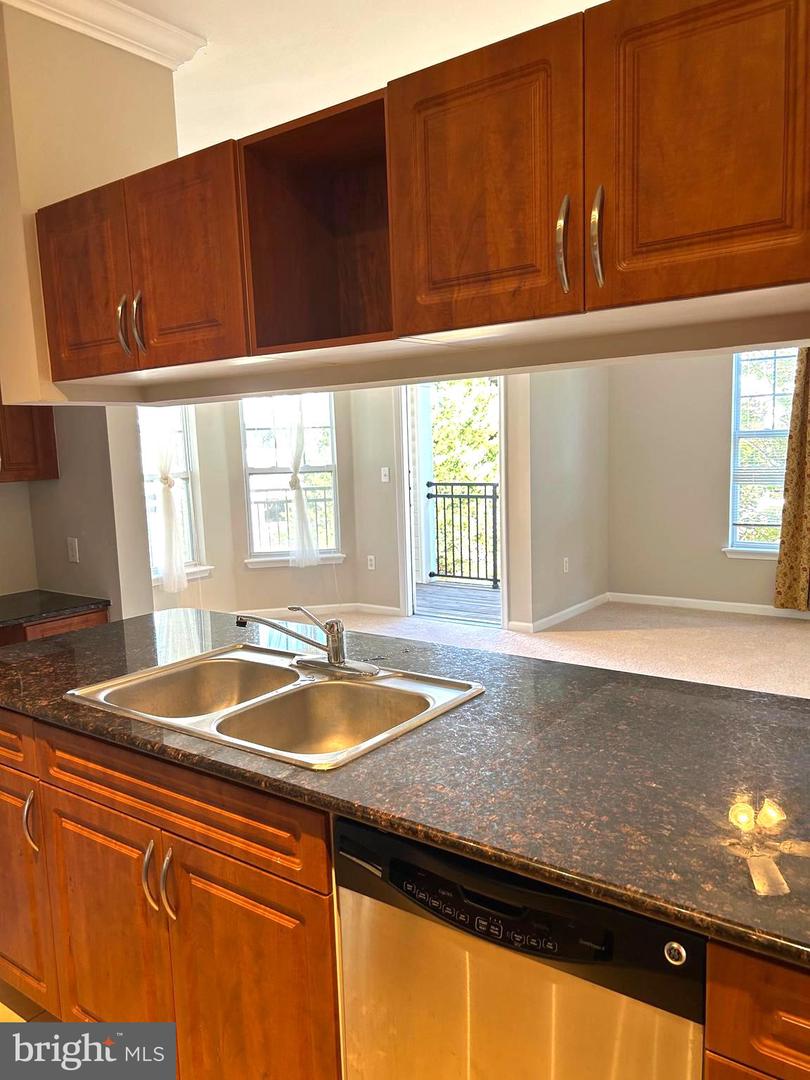 12933 CENTRE PARK CIR #305, HERNDON, Virginia 20171, 1 Bedroom Bedrooms, ,1 BathroomBathrooms,Residential,For sale,12933 CENTRE PARK CIR #305,VAFX2275902 MLS # VAFX2275902 12933 CENTRE PARK CIR #305, HERNDON, Virginia 20171, 1 Bedroom Bedrooms, ,1 BathroomBathrooms,Residential,For sale,12933 CENTRE PARK CIR #305,VAFX2275902 MLS # VAFX2275902