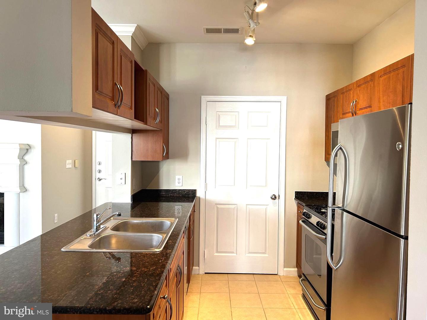 12933 CENTRE PARK CIR #305, HERNDON, Virginia 20171, 1 Bedroom Bedrooms, ,1 BathroomBathrooms,Residential,For sale,12933 CENTRE PARK CIR #305,VAFX2275902 MLS # VAFX2275902 12933 CENTRE PARK CIR #305, HERNDON, Virginia 20171, 1 Bedroom Bedrooms, ,1 BathroomBathrooms,Residential,For sale,12933 CENTRE PARK CIR #305,VAFX2275902 MLS # VAFX2275902