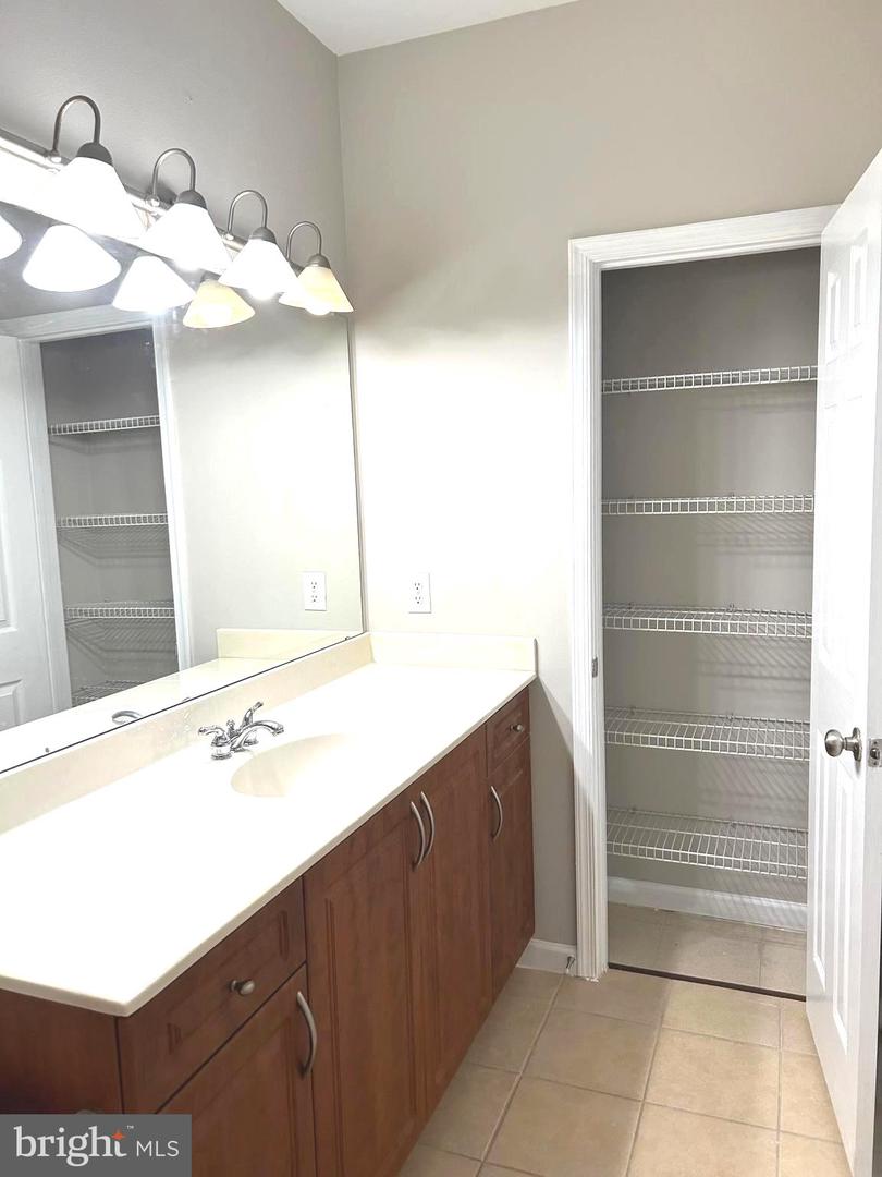 12933 CENTRE PARK CIR #305, HERNDON, Virginia 20171, 1 Bedroom Bedrooms, ,1 BathroomBathrooms,Residential,For sale,12933 CENTRE PARK CIR #305,VAFX2275902 MLS # VAFX2275902 12933 CENTRE PARK CIR #305, HERNDON, Virginia 20171, 1 Bedroom Bedrooms, ,1 BathroomBathrooms,Residential,For sale,12933 CENTRE PARK CIR #305,VAFX2275902 MLS # VAFX2275902