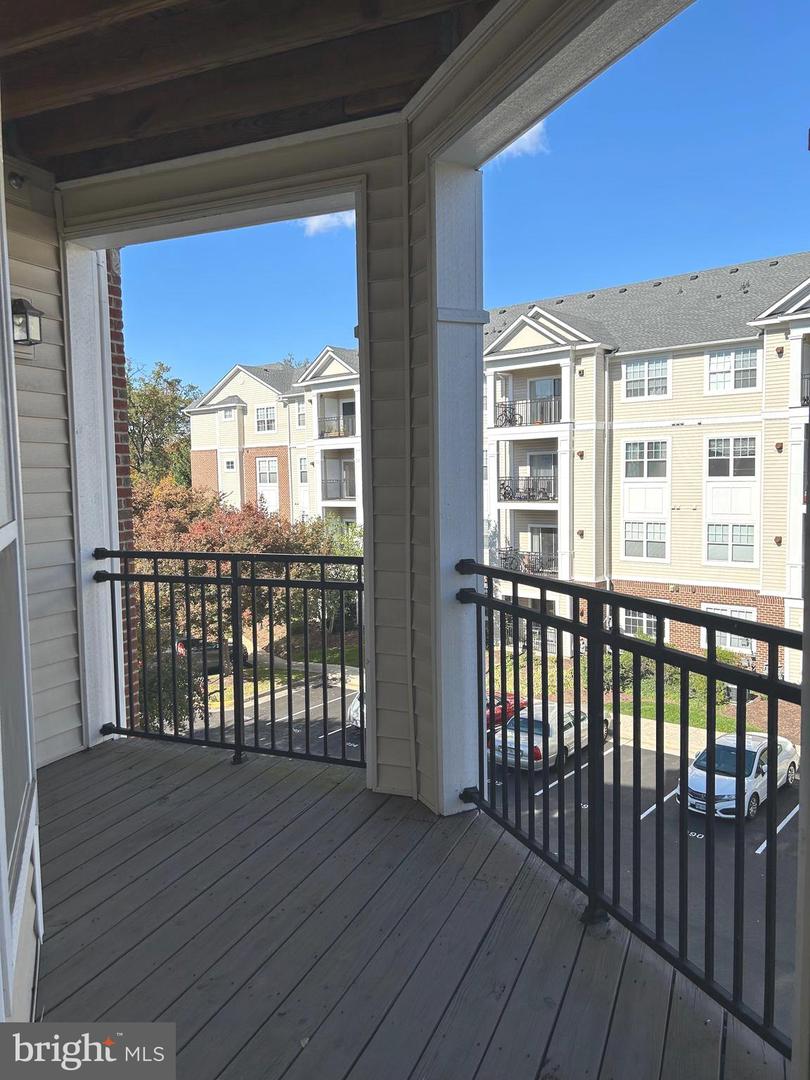 12933 CENTRE PARK CIR #305, HERNDON, Virginia 20171, 1 Bedroom Bedrooms, ,1 BathroomBathrooms,Residential,For sale,12933 CENTRE PARK CIR #305,VAFX2275902 MLS # VAFX2275902 12933 CENTRE PARK CIR #305, HERNDON, Virginia 20171, 1 Bedroom Bedrooms, ,1 BathroomBathrooms,Residential,For sale,12933 CENTRE PARK CIR #305,VAFX2275902 MLS # VAFX2275902