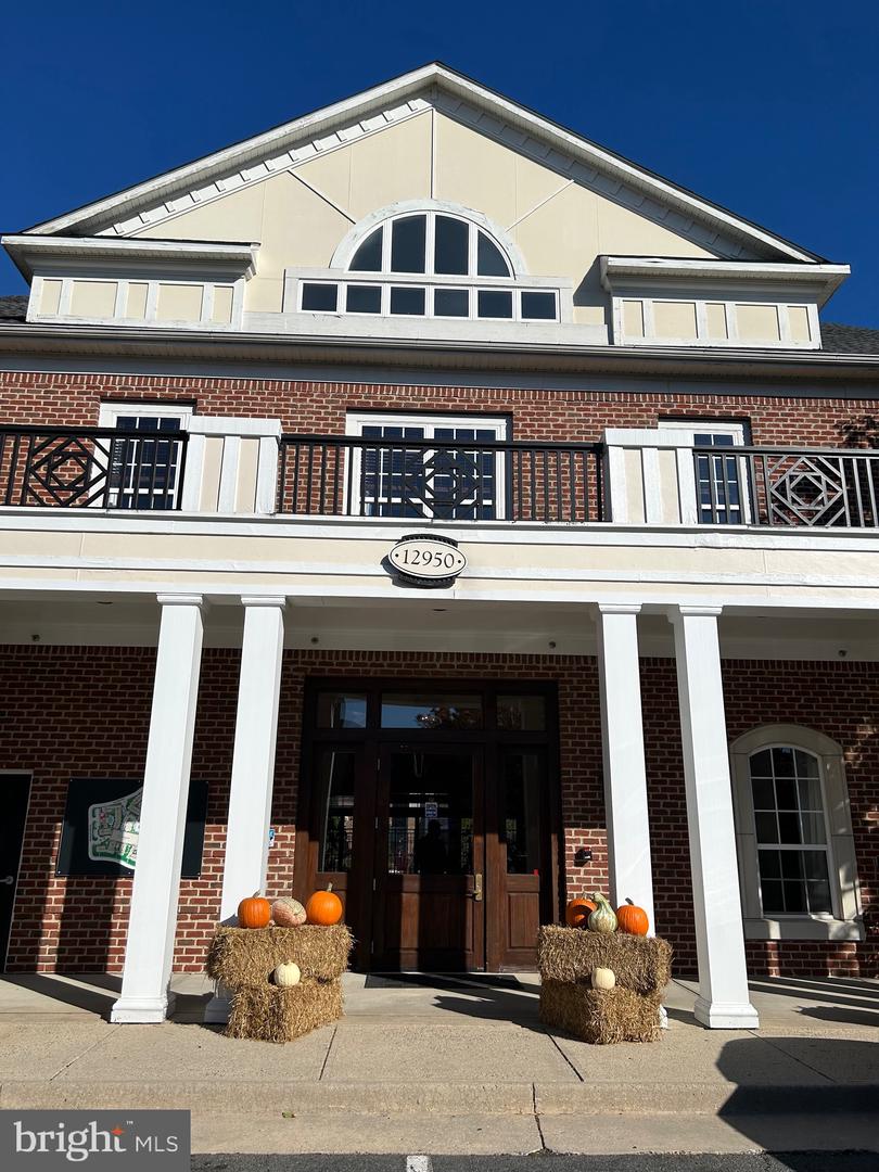 12933 CENTRE PARK CIR #305, HERNDON, Virginia 20171, 1 Bedroom Bedrooms, ,1 BathroomBathrooms,Residential,For sale,12933 CENTRE PARK CIR #305,VAFX2275902 MLS # VAFX2275902 12933 CENTRE PARK CIR #305, HERNDON, Virginia 20171, 1 Bedroom Bedrooms, ,1 BathroomBathrooms,Residential,For sale,12933 CENTRE PARK CIR #305,VAFX2275902 MLS # VAFX2275902