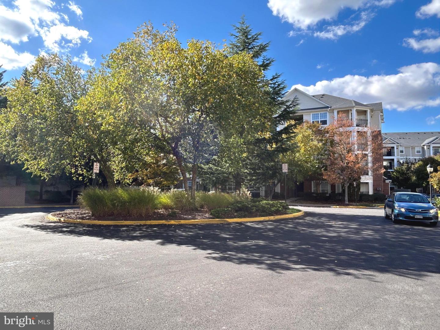 12933 CENTRE PARK CIR #305, HERNDON, Virginia 20171, 1 Bedroom Bedrooms, ,1 BathroomBathrooms,Residential,For sale,12933 CENTRE PARK CIR #305,VAFX2275902 MLS # VAFX2275902 12933 CENTRE PARK CIR #305, HERNDON, Virginia 20171, 1 Bedroom Bedrooms, ,1 BathroomBathrooms,Residential,For sale,12933 CENTRE PARK CIR #305,VAFX2275902 MLS # VAFX2275902