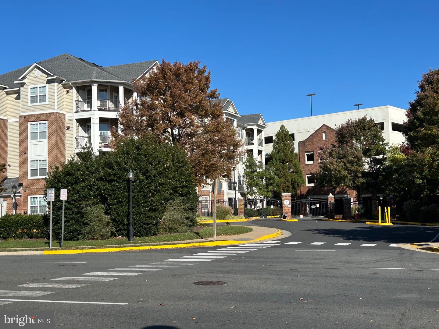 12933 CENTRE PARK CIR #305, HERNDON, Virginia 20171, 1 Bedroom Bedrooms, ,1 BathroomBathrooms,Residential,For sale,12933 CENTRE PARK CIR #305,VAFX2275902 MLS # VAFX2275902 12933 CENTRE PARK CIR #305, HERNDON, Virginia 20171, 1 Bedroom Bedrooms, ,1 BathroomBathrooms,Residential,For sale,12933 CENTRE PARK CIR #305,VAFX2275902 MLS # VAFX2275902