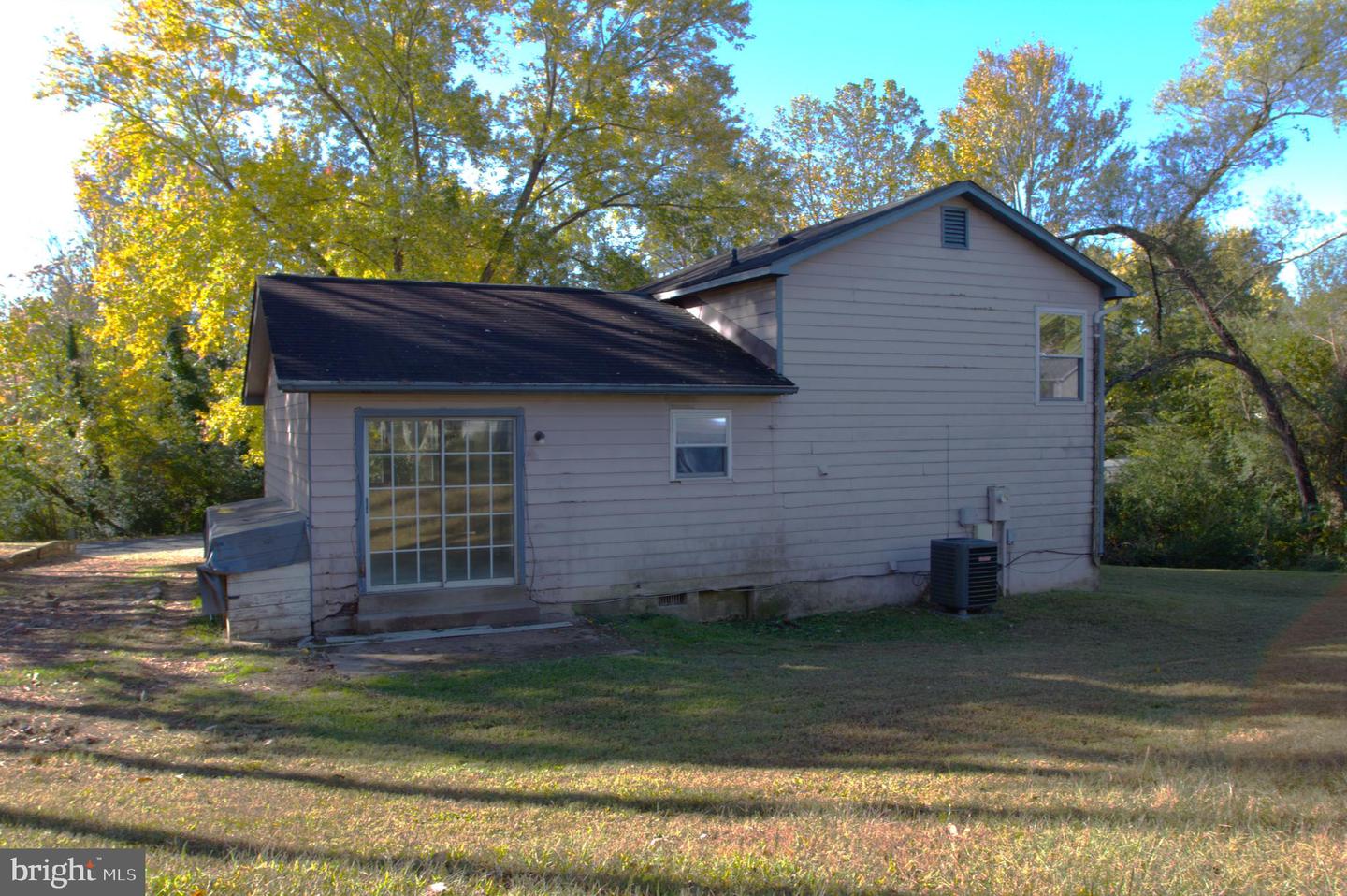 85 BREEZEWOOD DR, FREDERICKSBURG, Virginia 22407, 3 Bedrooms Bedrooms, ,2 BathroomsBathrooms,Residential,For sale,85 BREEZEWOOD DR,VASP2037228 MLS # VASP2037228