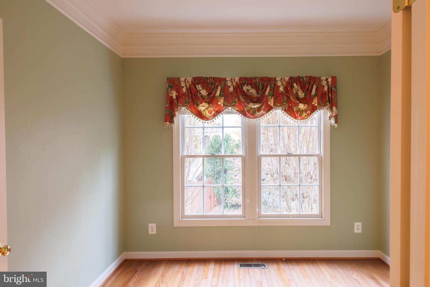 8623 JAMES CREEK DR, SPRINGFIELD, Virginia 22152, 5 Bedrooms Bedrooms, ,3 BathroomsBathrooms,Residential,For sale,8623 JAMES CREEK DR,VAFX2277582 MLS # VAFX2277582