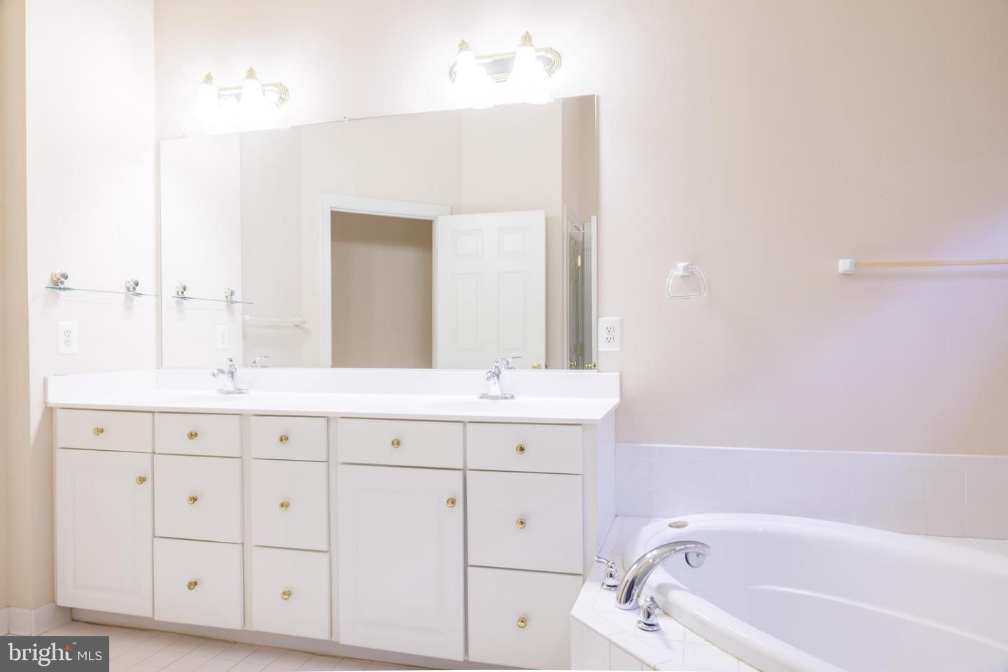 8623 JAMES CREEK DR, SPRINGFIELD, Virginia 22152, 5 Bedrooms Bedrooms, ,3 BathroomsBathrooms,Residential,For sale,8623 JAMES CREEK DR,VAFX2277582 MLS # VAFX2277582