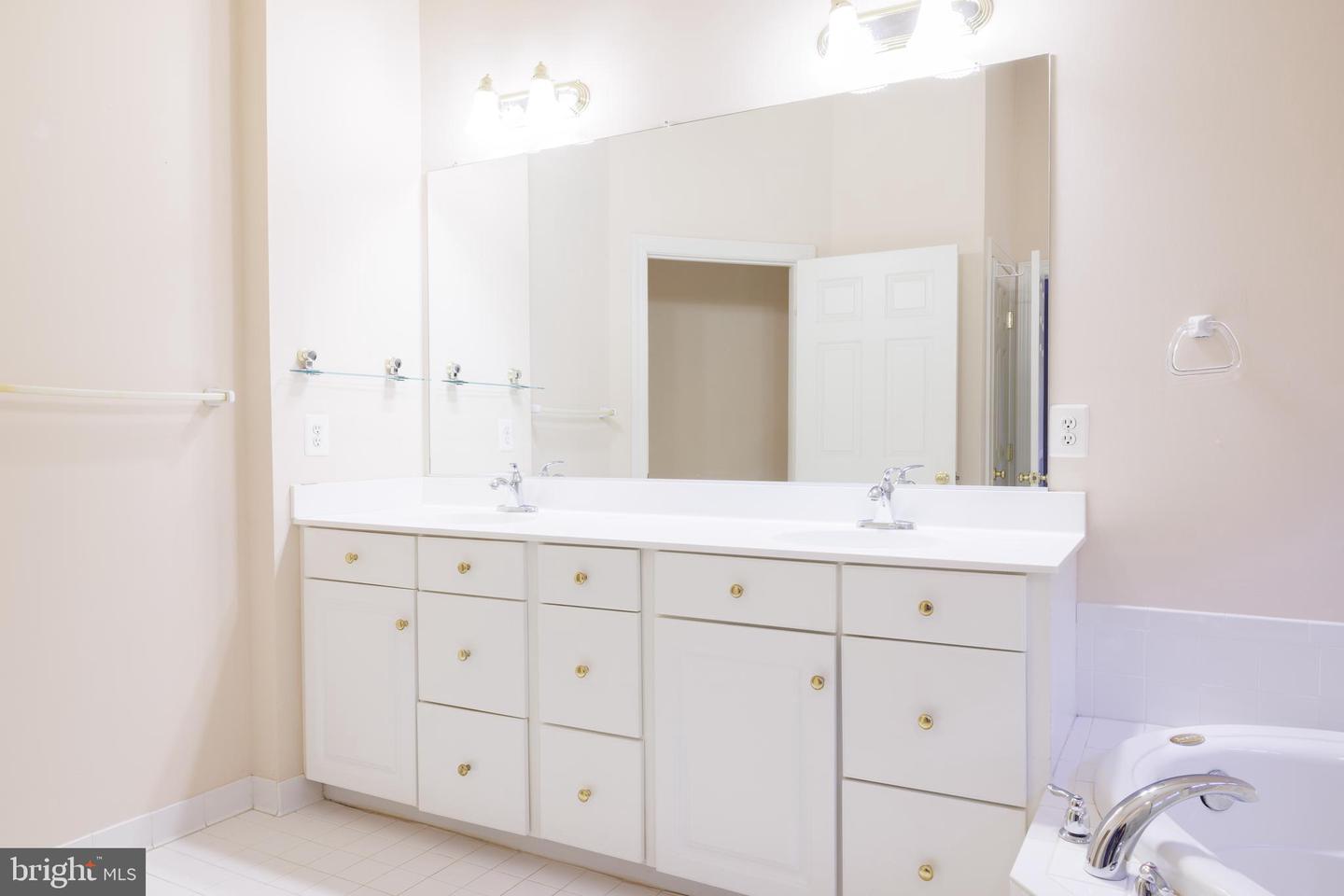 8623 JAMES CREEK DR, SPRINGFIELD, Virginia 22152, 5 Bedrooms Bedrooms, ,3 BathroomsBathrooms,Residential,For sale,8623 JAMES CREEK DR,VAFX2277582 MLS # VAFX2277582