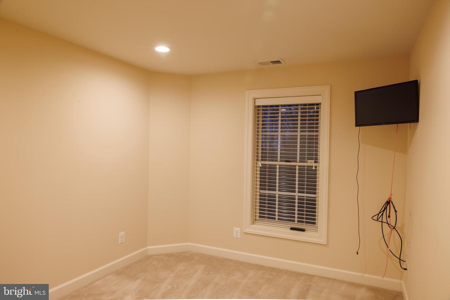 8623 JAMES CREEK DR, SPRINGFIELD, Virginia 22152, 5 Bedrooms Bedrooms, ,3 BathroomsBathrooms,Residential,For sale,8623 JAMES CREEK DR,VAFX2277582 MLS # VAFX2277582