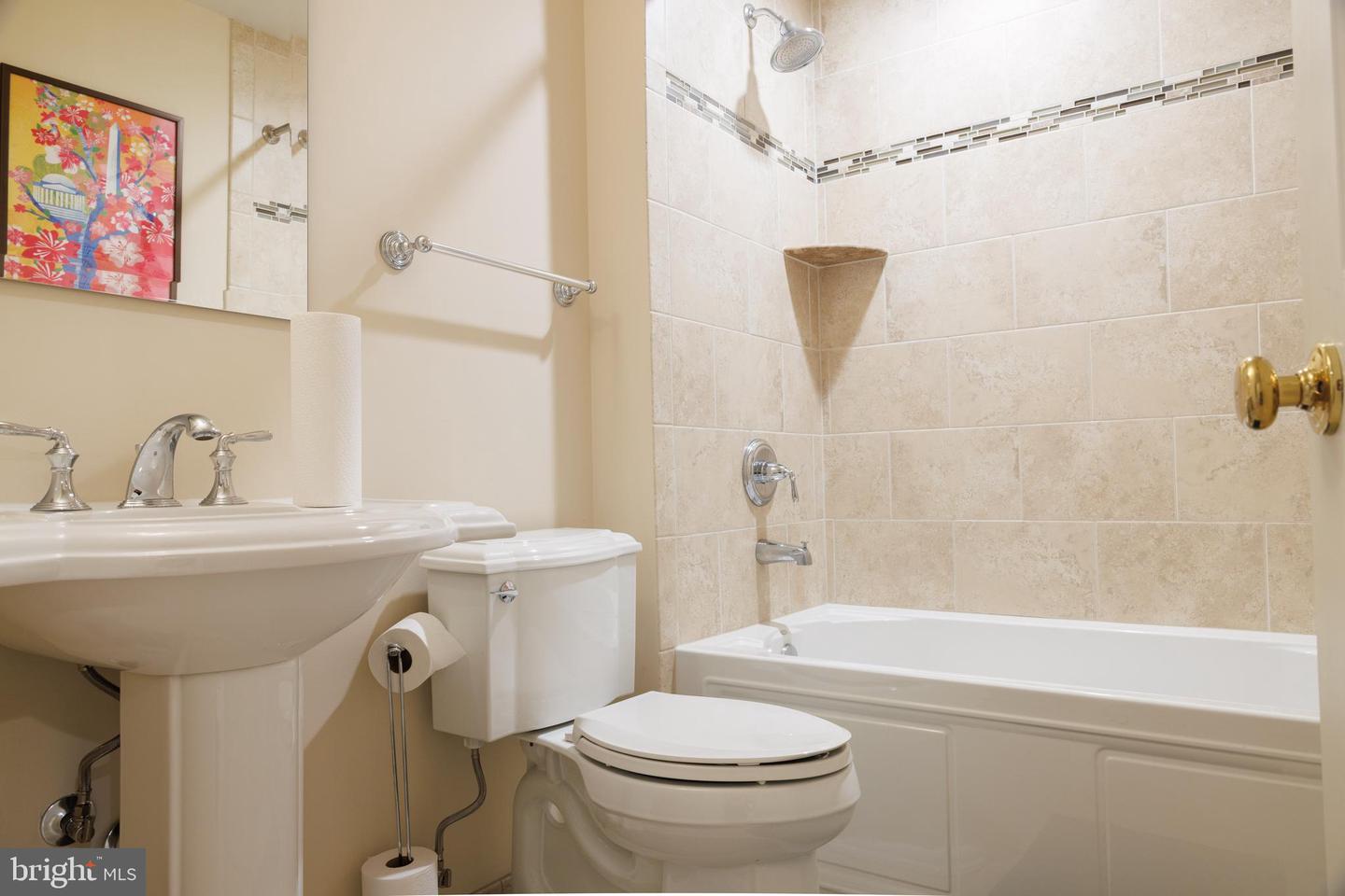 8623 JAMES CREEK DR, SPRINGFIELD, Virginia 22152, 5 Bedrooms Bedrooms, ,3 BathroomsBathrooms,Residential,For sale,8623 JAMES CREEK DR,VAFX2277582 MLS # VAFX2277582