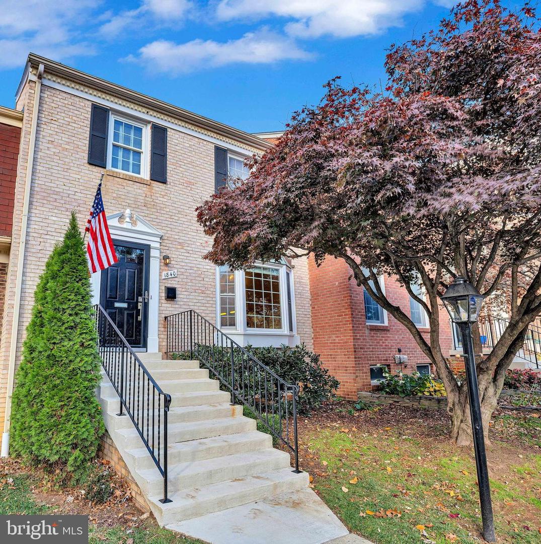 1840 GOLF VIEW CT, RESTON, Virginia 20190, 3 Bedrooms Bedrooms, ,2 BathroomsBathrooms,Residential,For sale,1840 GOLF VIEW CT,VAFX2277826 MLS # VAFX2277826 1840 GOLF VIEW CT, RESTON, Virginia 20190, 3 Bedrooms Bedrooms, ,2 BathroomsBathrooms,Residential,For sale,1840 GOLF VIEW CT,VAFX2277826 MLS # VAFX2277826