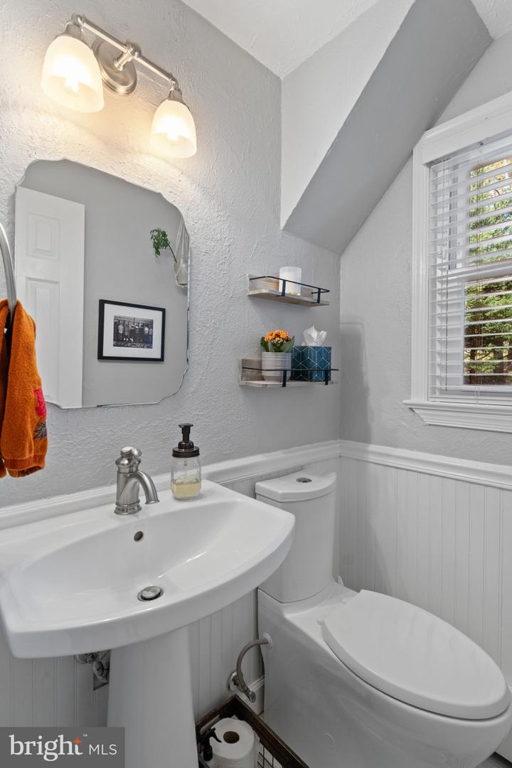 10714 DUDLEY CT, FAIRFAX, Virginia 22030, 4 Bedrooms Bedrooms, ,2 BathroomsBathrooms,Residential,For sale,10714 DUDLEY CT,VAFX2277946 MLS # VAFX2277946