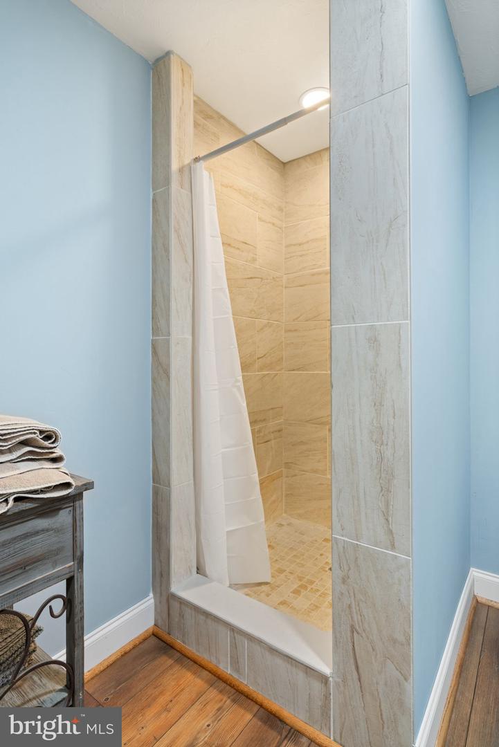 2182 TOWLES RD, MIDLAND, Virginia 22728, 5 Bedrooms Bedrooms, ,4 BathroomsBathrooms,Residential,For sale,2182 TOWLES RD,VAFQ2019608 MLS # VAFQ2019608