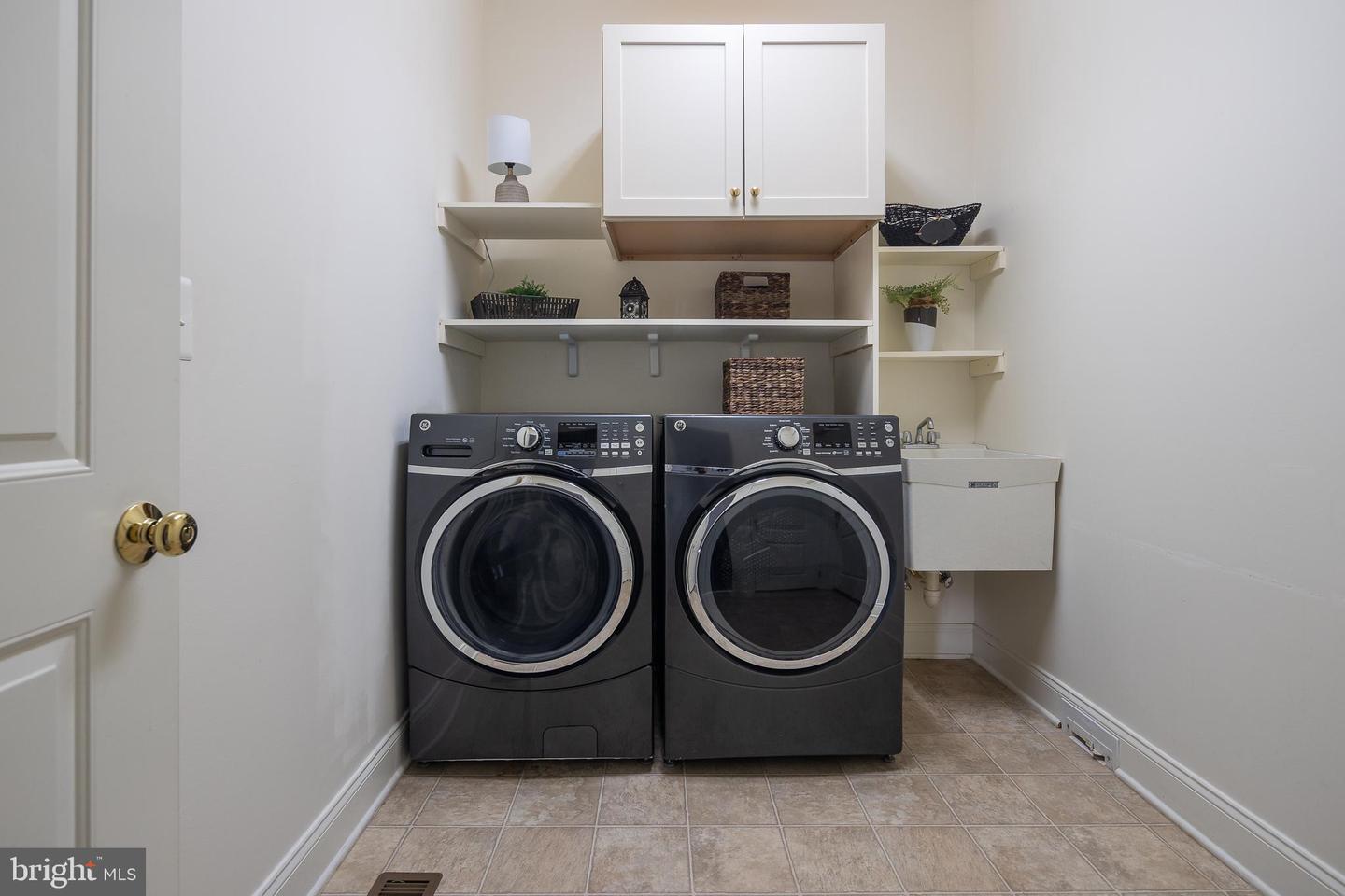 5923 INTERLACHEN CT, HAYMARKET, Virginia 20169, 4 Bedrooms Bedrooms, 8 Rooms Rooms,3 BathroomsBathrooms,Residential,For sale,5923 INTERLACHEN CT,VAPW2107532 MLS # VAPW2107532 5923 INTERLACHEN CT, HAYMARKET, Virginia 20169, 4 Bedrooms Bedrooms, 8 Rooms Rooms,3 BathroomsBathrooms,Residential,For sale,5923 INTERLACHEN CT,VAPW2107532 MLS # VAPW2107532