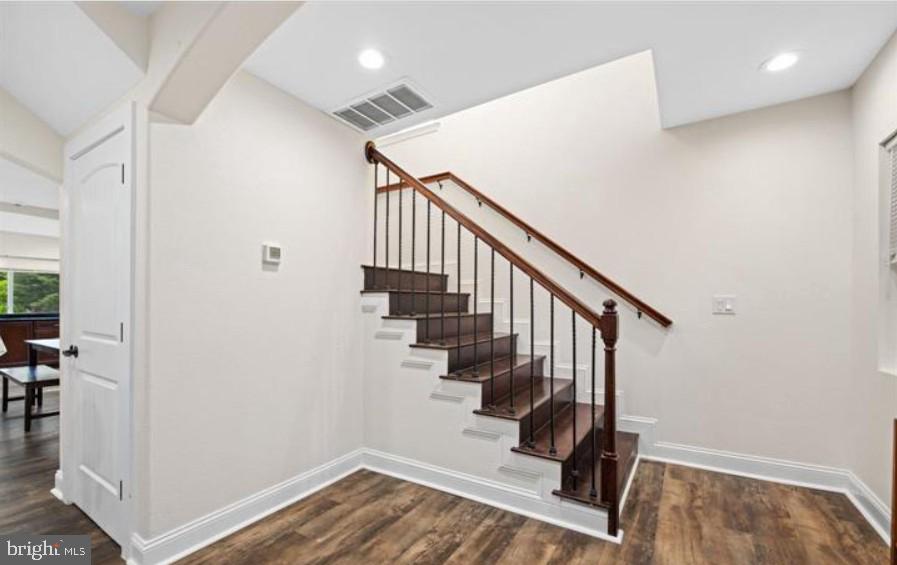 44 RAVENWOOD DR, FREDERICKSBURG, Virginia 22406, 3 Bedrooms Bedrooms, 12 Rooms Rooms,3 BathroomsBathrooms,Residential,For sale,44 RAVENWOOD DR,VAST2044130 MLS # VAST2044130