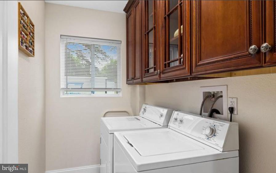 44 RAVENWOOD DR, FREDERICKSBURG, Virginia 22406, 3 Bedrooms Bedrooms, 12 Rooms Rooms,3 BathroomsBathrooms,Residential,For sale,44 RAVENWOOD DR,VAST2044130 MLS # VAST2044130