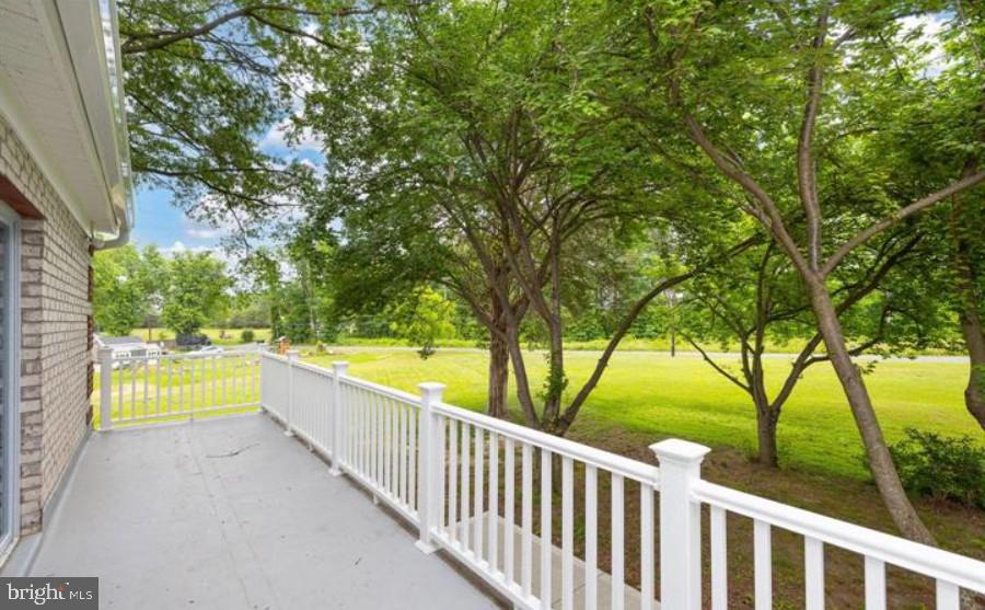 44 RAVENWOOD DR, FREDERICKSBURG, Virginia 22406, 3 Bedrooms Bedrooms, 12 Rooms Rooms,3 BathroomsBathrooms,Residential,For sale,44 RAVENWOOD DR,VAST2044130 MLS # VAST2044130