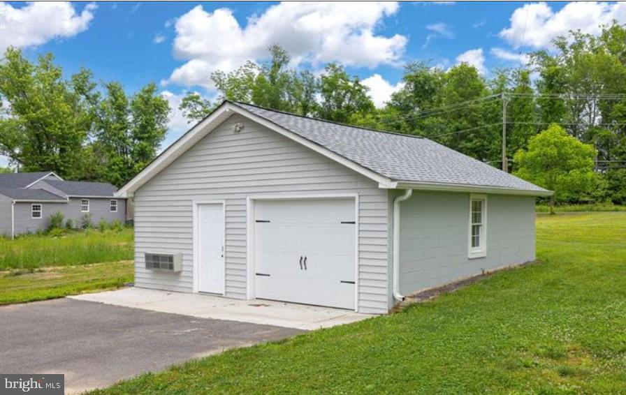 44 RAVENWOOD DR, FREDERICKSBURG, Virginia 22406, 3 Bedrooms Bedrooms, 12 Rooms Rooms,3 BathroomsBathrooms,Residential,For sale,44 RAVENWOOD DR,VAST2044130 MLS # VAST2044130