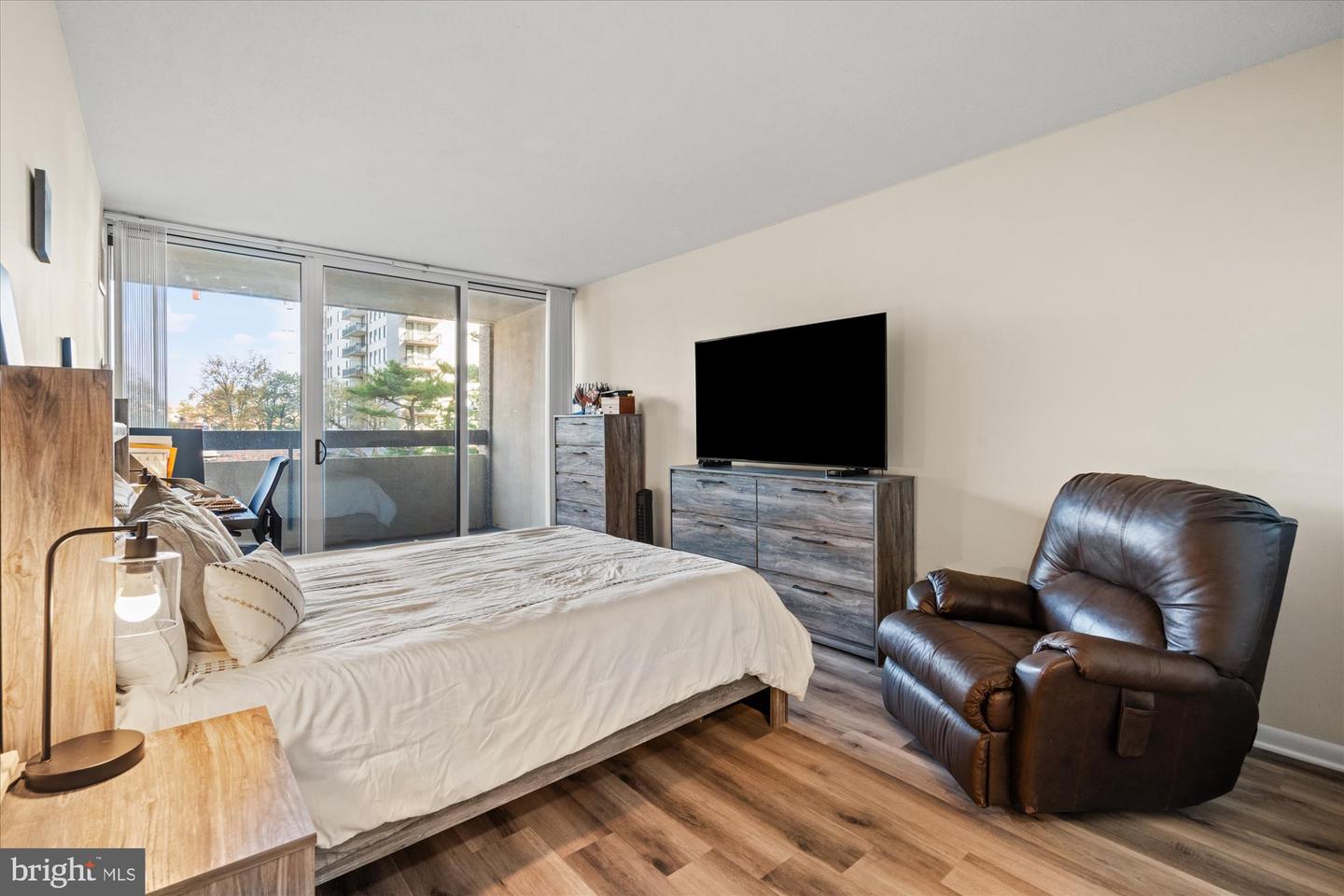 400 MADISON ST #304, ALEXANDRIA, Virginia 22314, 2 Bedrooms Bedrooms, ,2 BathroomsBathrooms,Residential,For sale,400 MADISON ST #304,VAAX2051640 MLS # VAAX2051640 400 MADISON ST #304, ALEXANDRIA, Virginia 22314, 2 Bedrooms Bedrooms, ,2 BathroomsBathrooms,Residential,For sale,400 MADISON ST #304,VAAX2051640 MLS # VAAX2051640