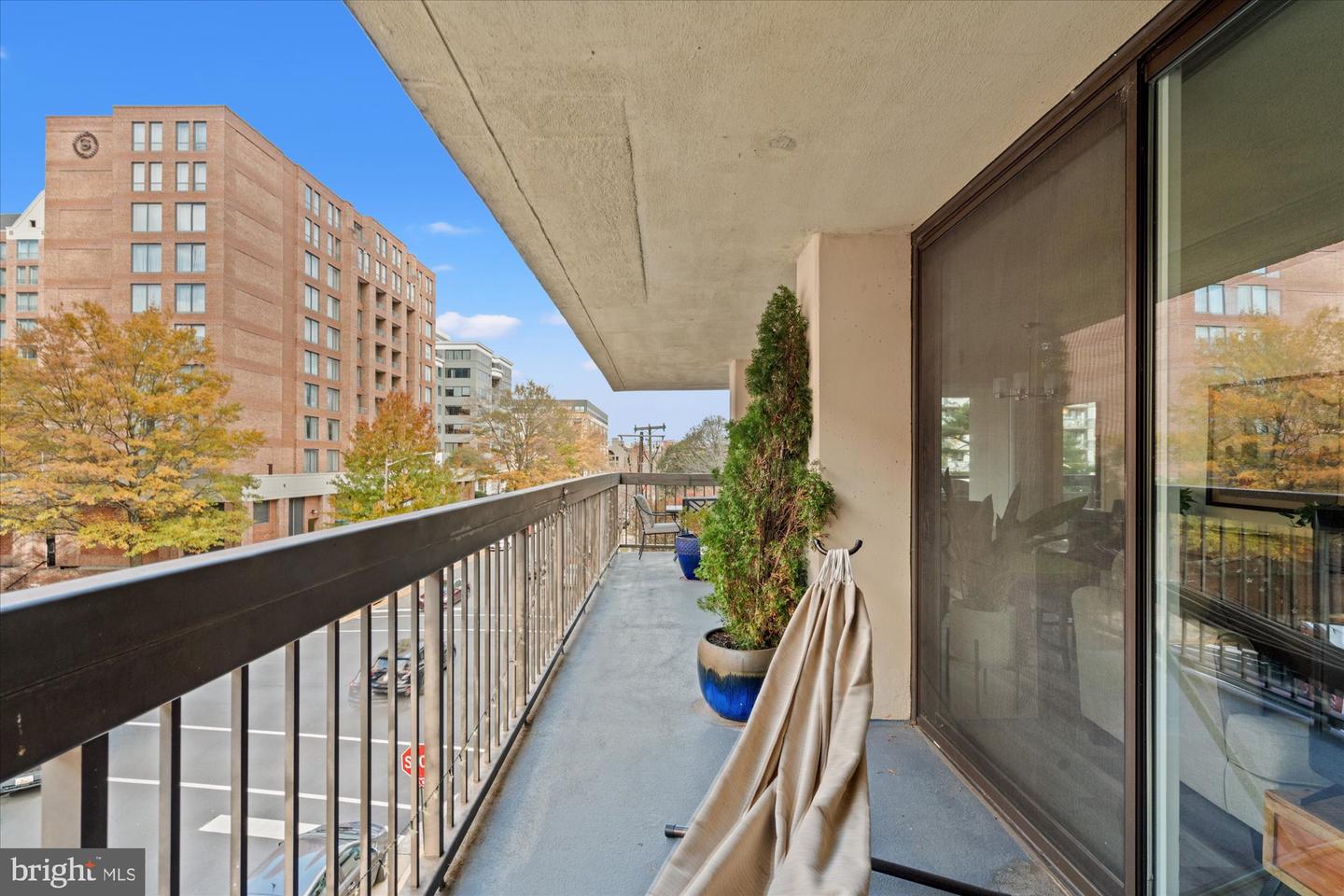400 MADISON ST #304, ALEXANDRIA, Virginia 22314, 2 Bedrooms Bedrooms, ,2 BathroomsBathrooms,Residential,For sale,400 MADISON ST #304,VAAX2051640 MLS # VAAX2051640 400 MADISON ST #304, ALEXANDRIA, Virginia 22314, 2 Bedrooms Bedrooms, ,2 BathroomsBathrooms,Residential,For sale,400 MADISON ST #304,VAAX2051640 MLS # VAAX2051640