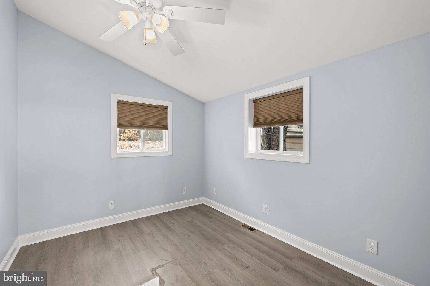 1262 S LAKESHORE DR, LOUISA, Virginia 23093, 3 Bedrooms Bedrooms, 9 Rooms Rooms,2 BathroomsBathrooms,Residential,For sale,1262 S LAKESHORE DR,VALA2008892 MLS # VALA2008892